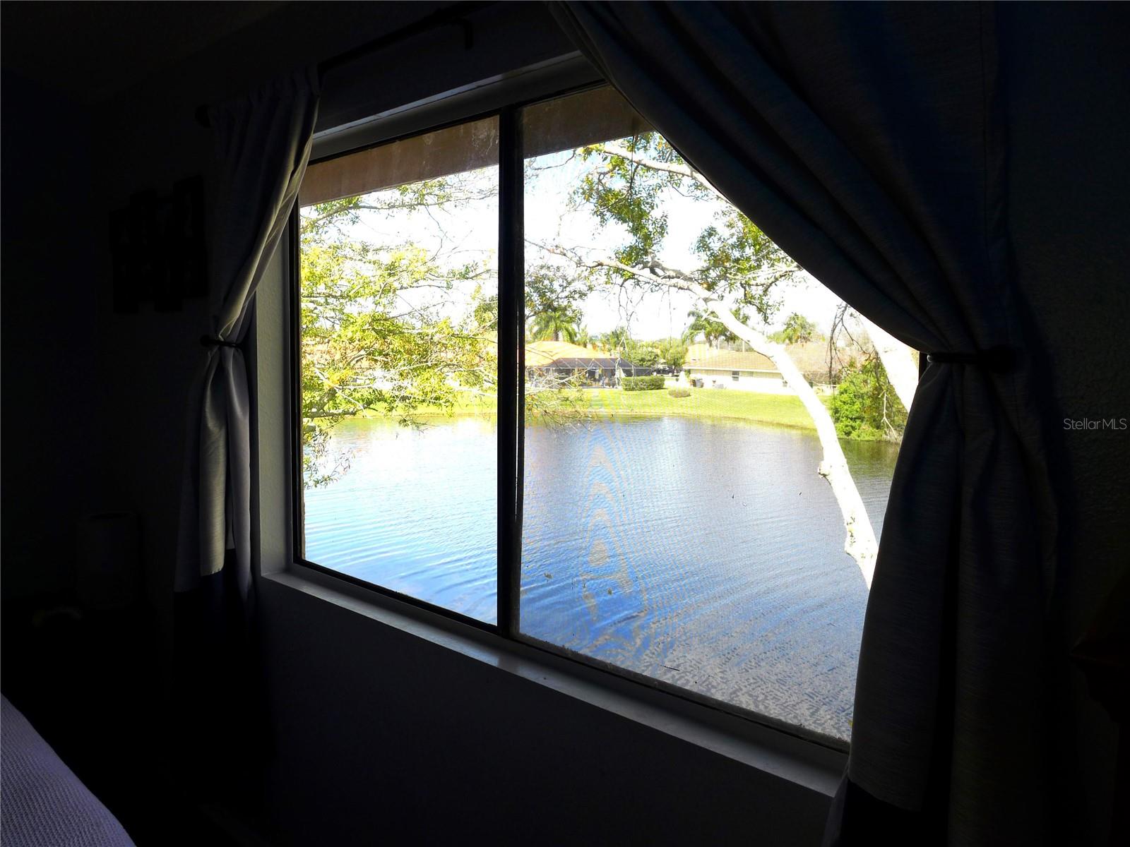 1711 GARDEN LAKE DR #1711