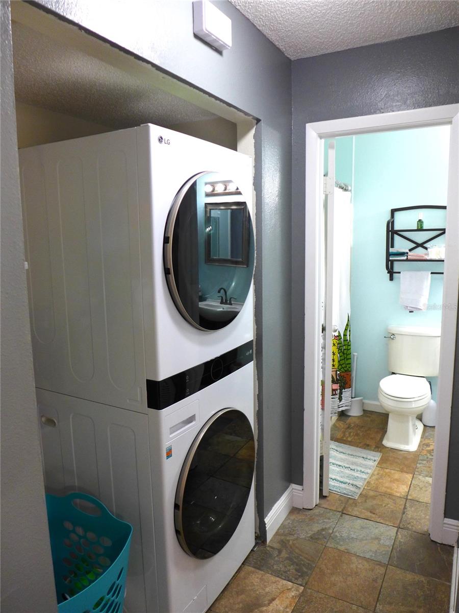 1711 GARDEN LAKE DR #1711