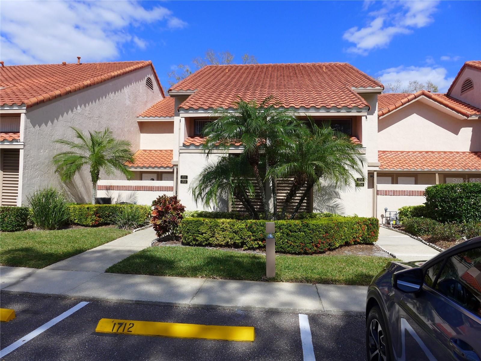 1711 GARDEN LAKE DR #1711