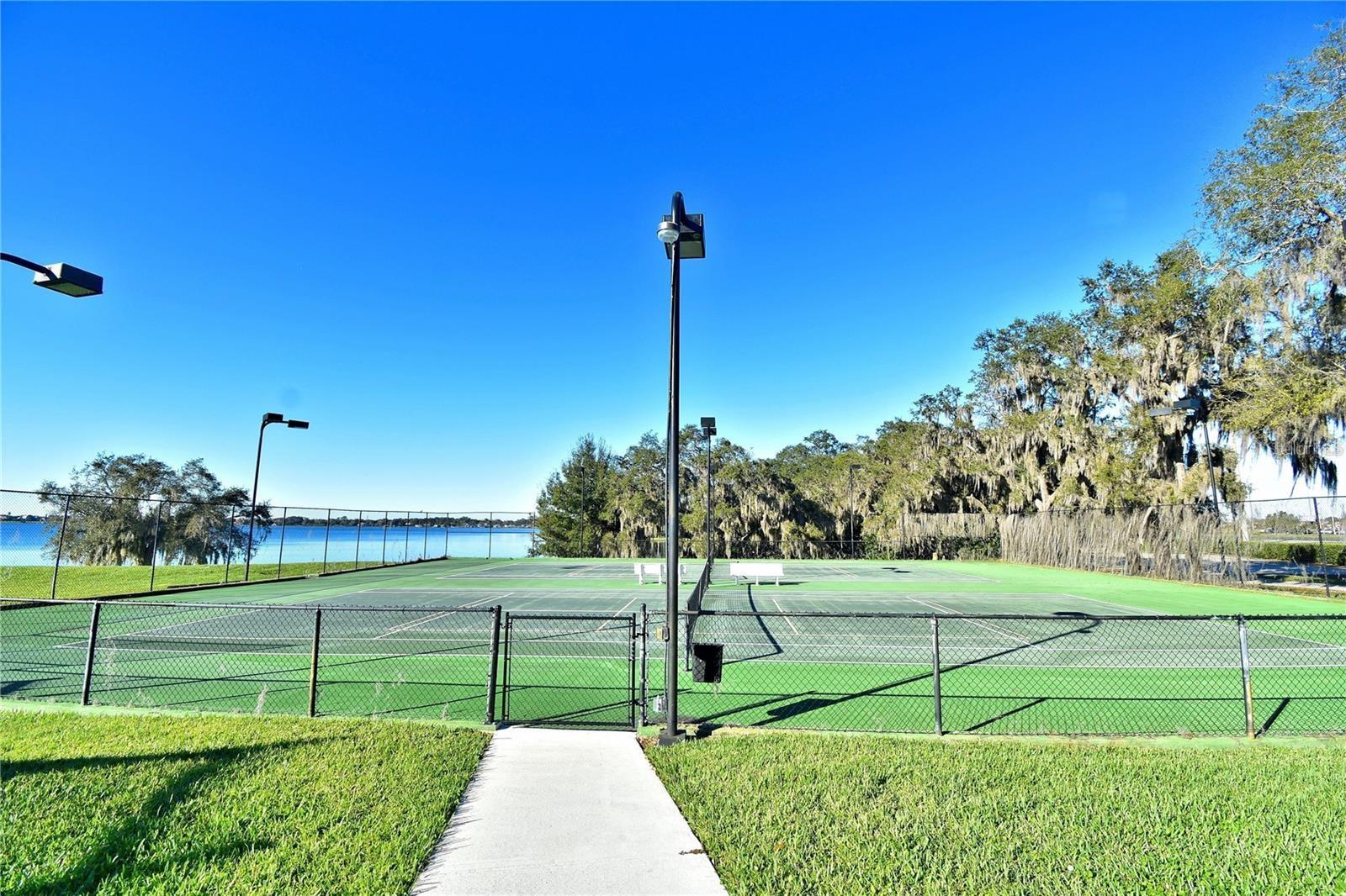 1711 GARDEN LAKE DR #1711