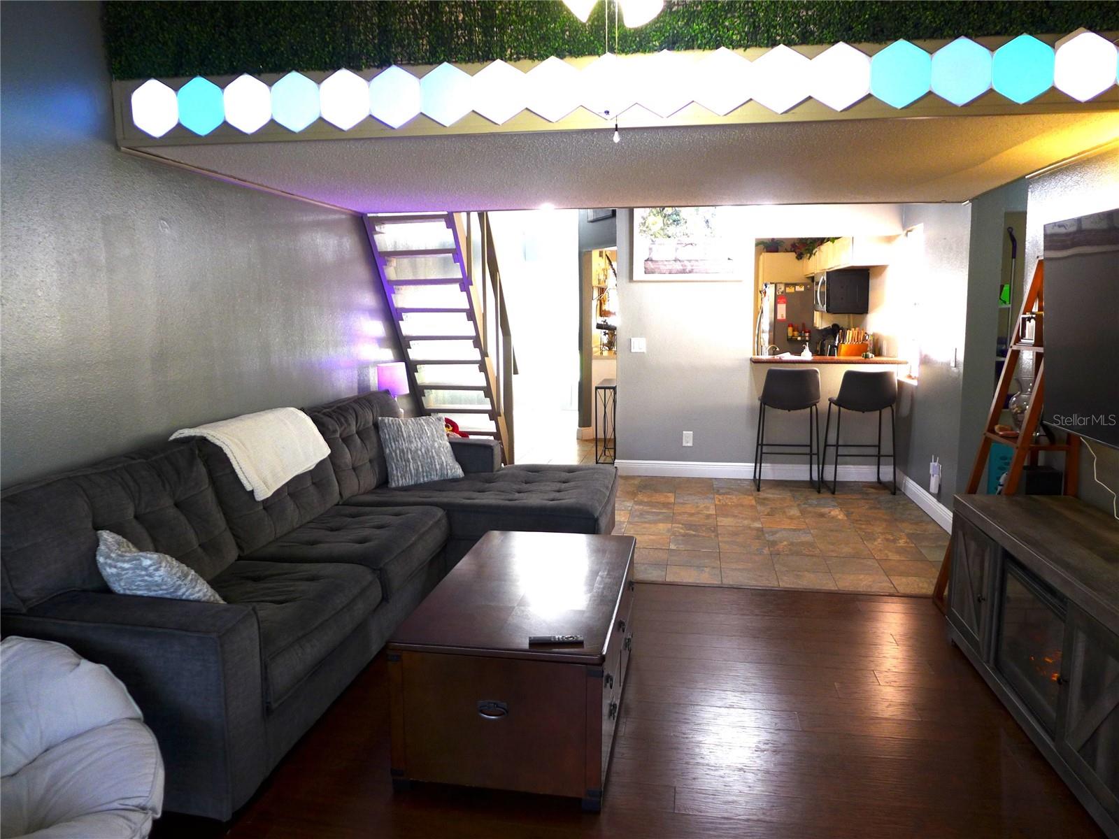 1711 GARDEN LAKE DR #1711