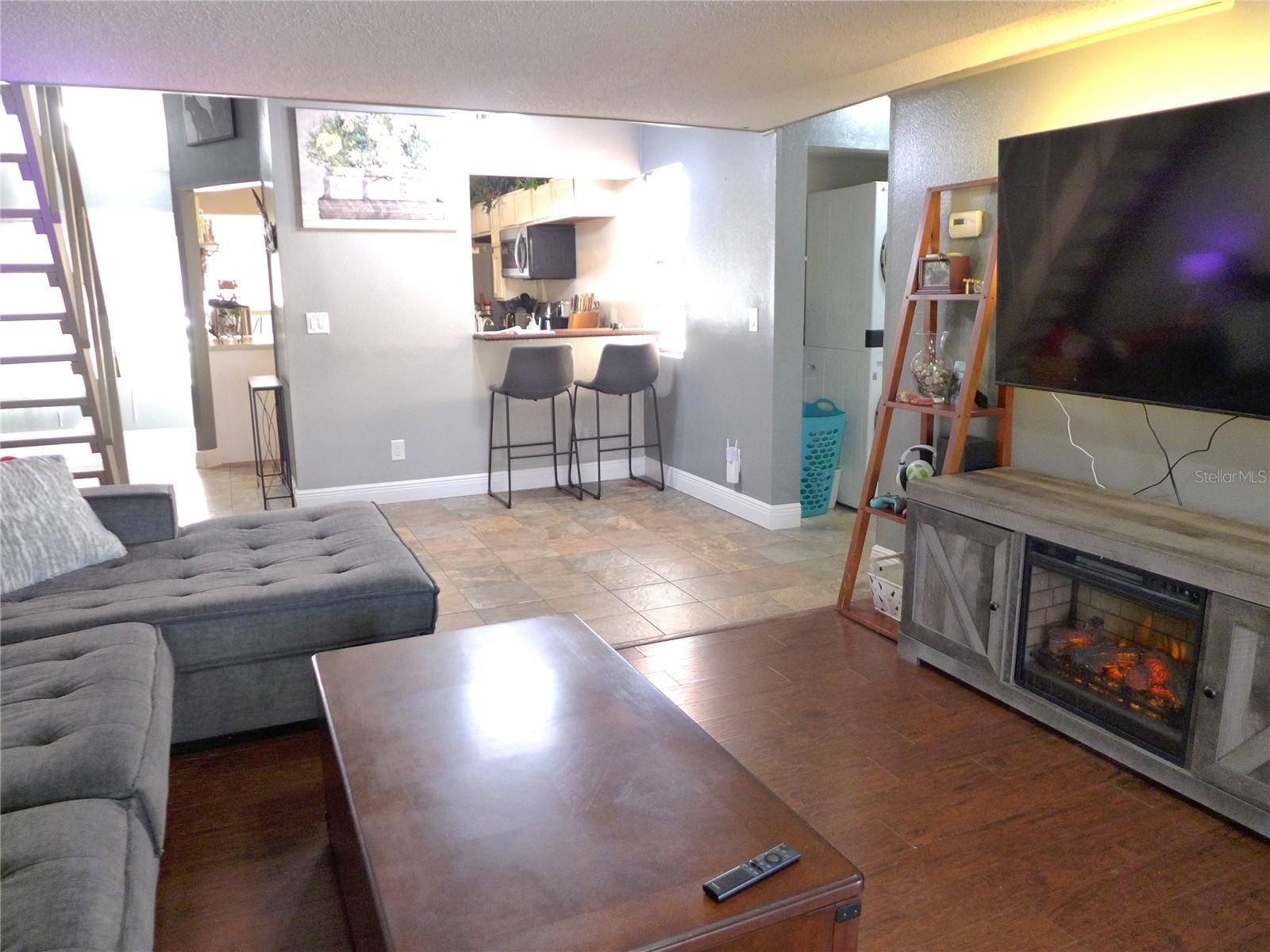 1711 GARDEN LAKE DR #1711