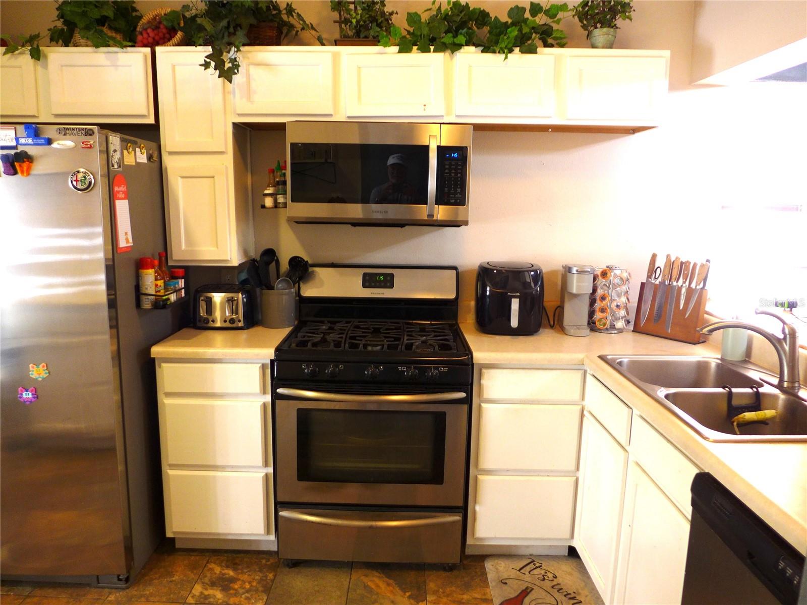 1711 GARDEN LAKE DR #1711