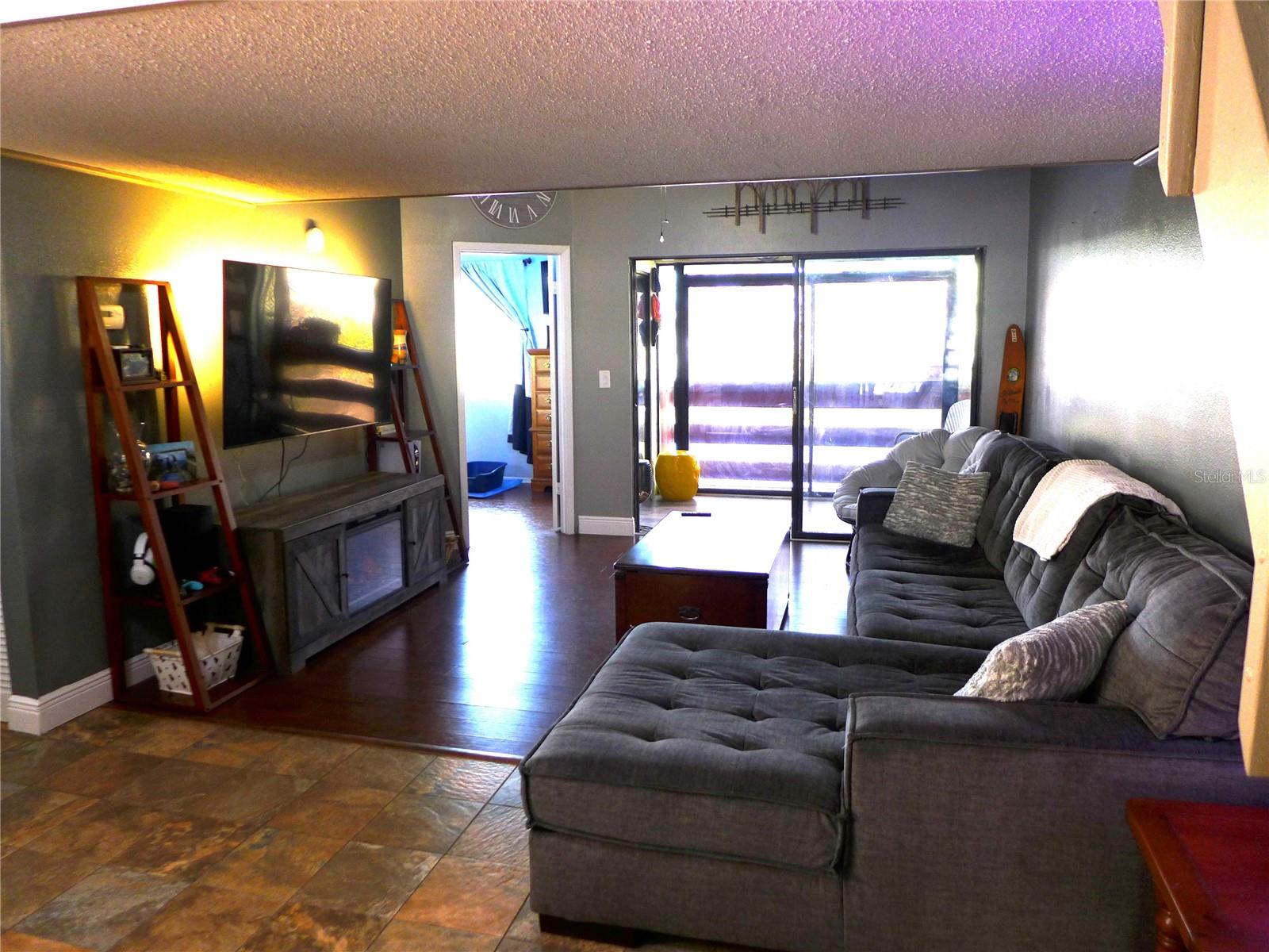 1711 GARDEN LAKE DR #1711