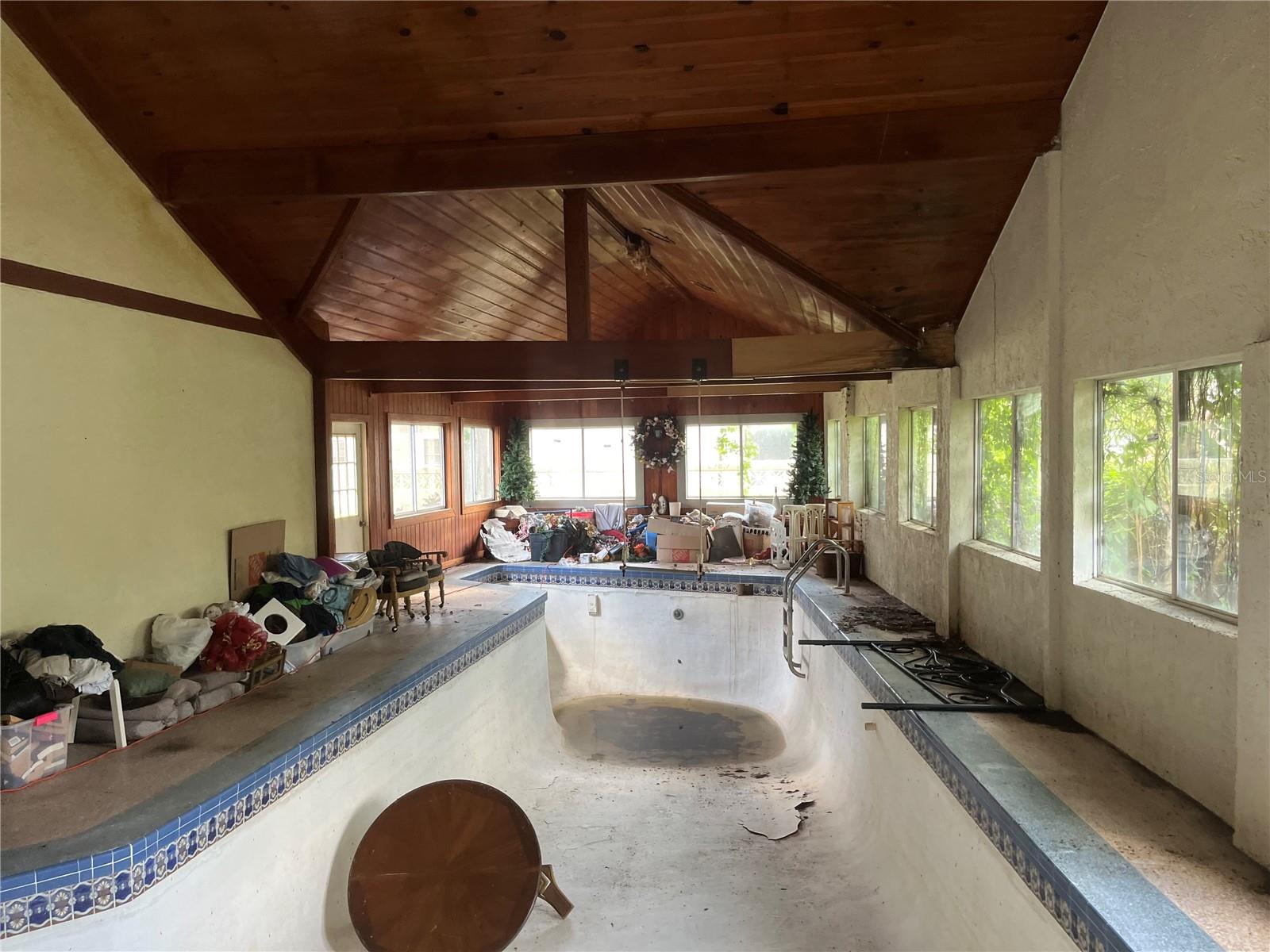 1450 W LAKE CANNON DR NW