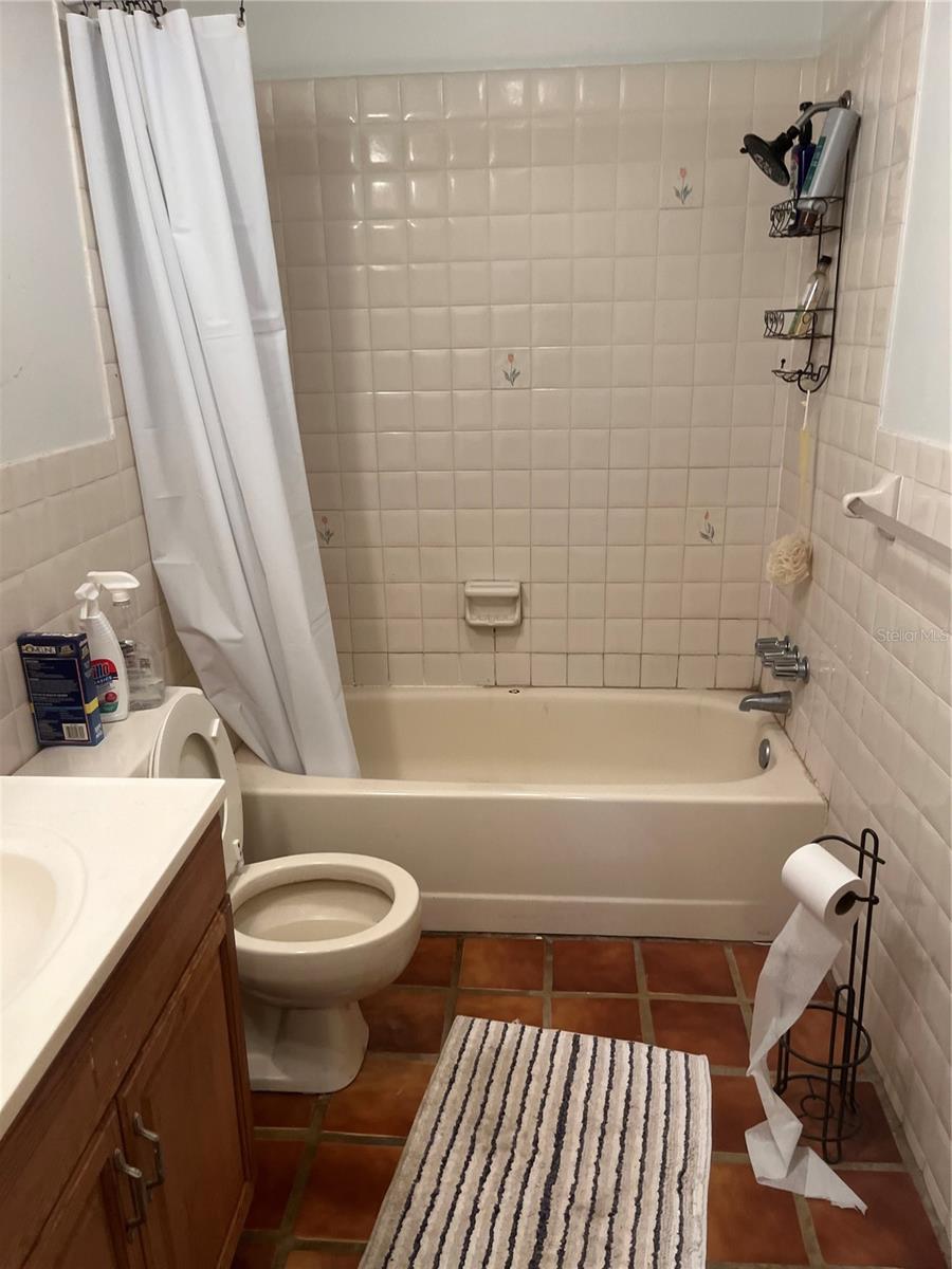 1450 W LAKE CANNON DR NW