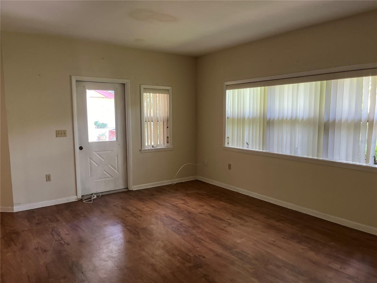 1450 W LAKE CANNON DR NW