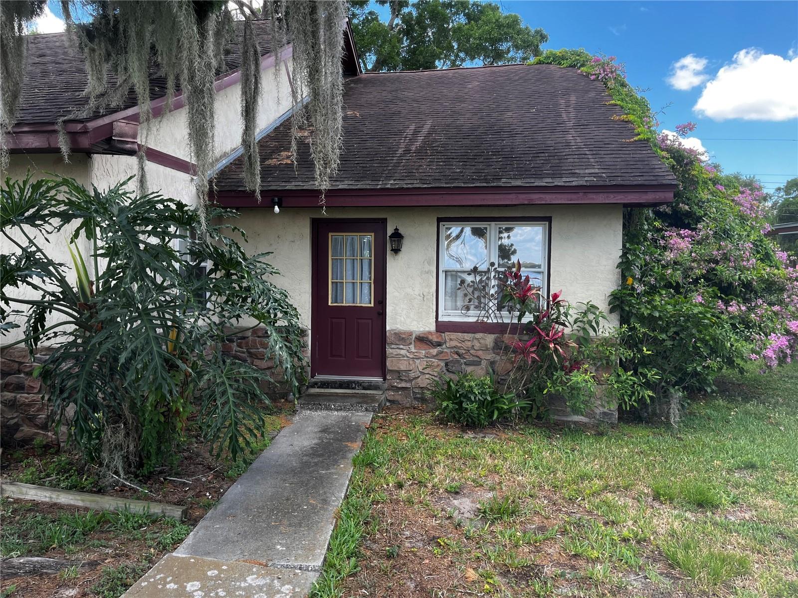 1450 W LAKE CANNON DR NW