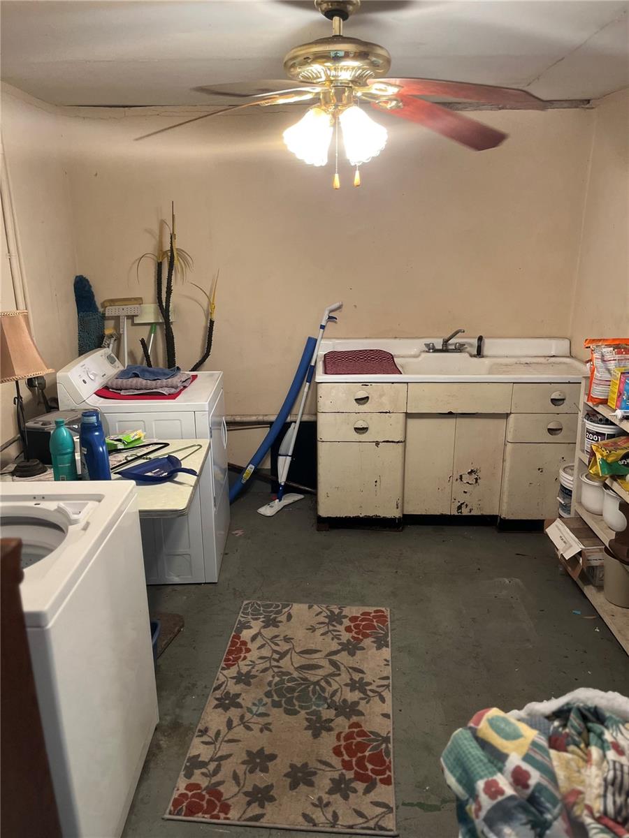 1450 W LAKE CANNON DR NW