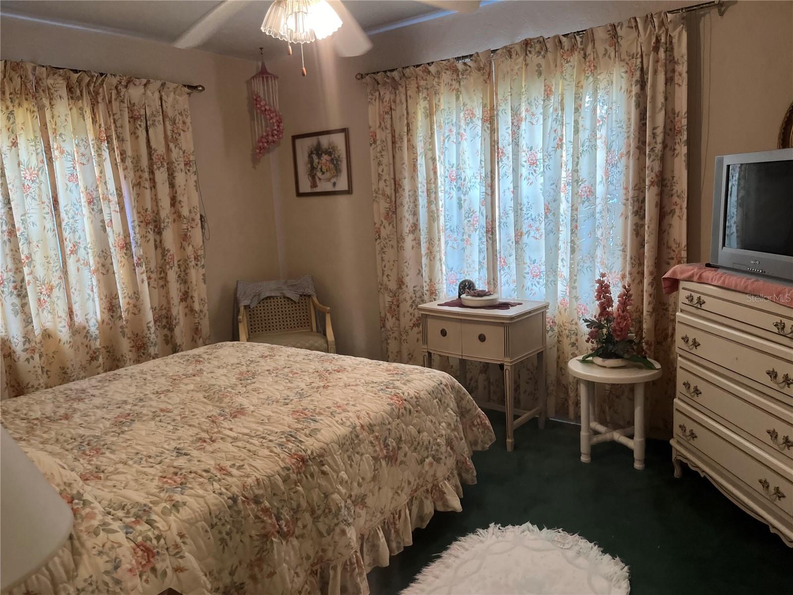 1450 W LAKE CANNON DR NW