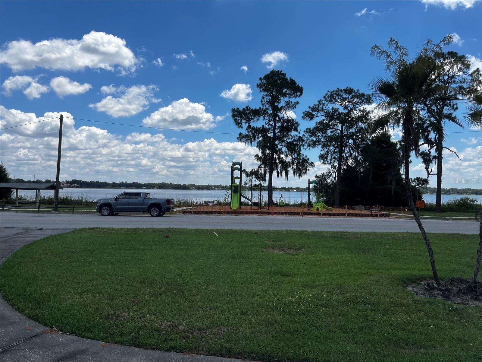 1450 W LAKE CANNON DR NW