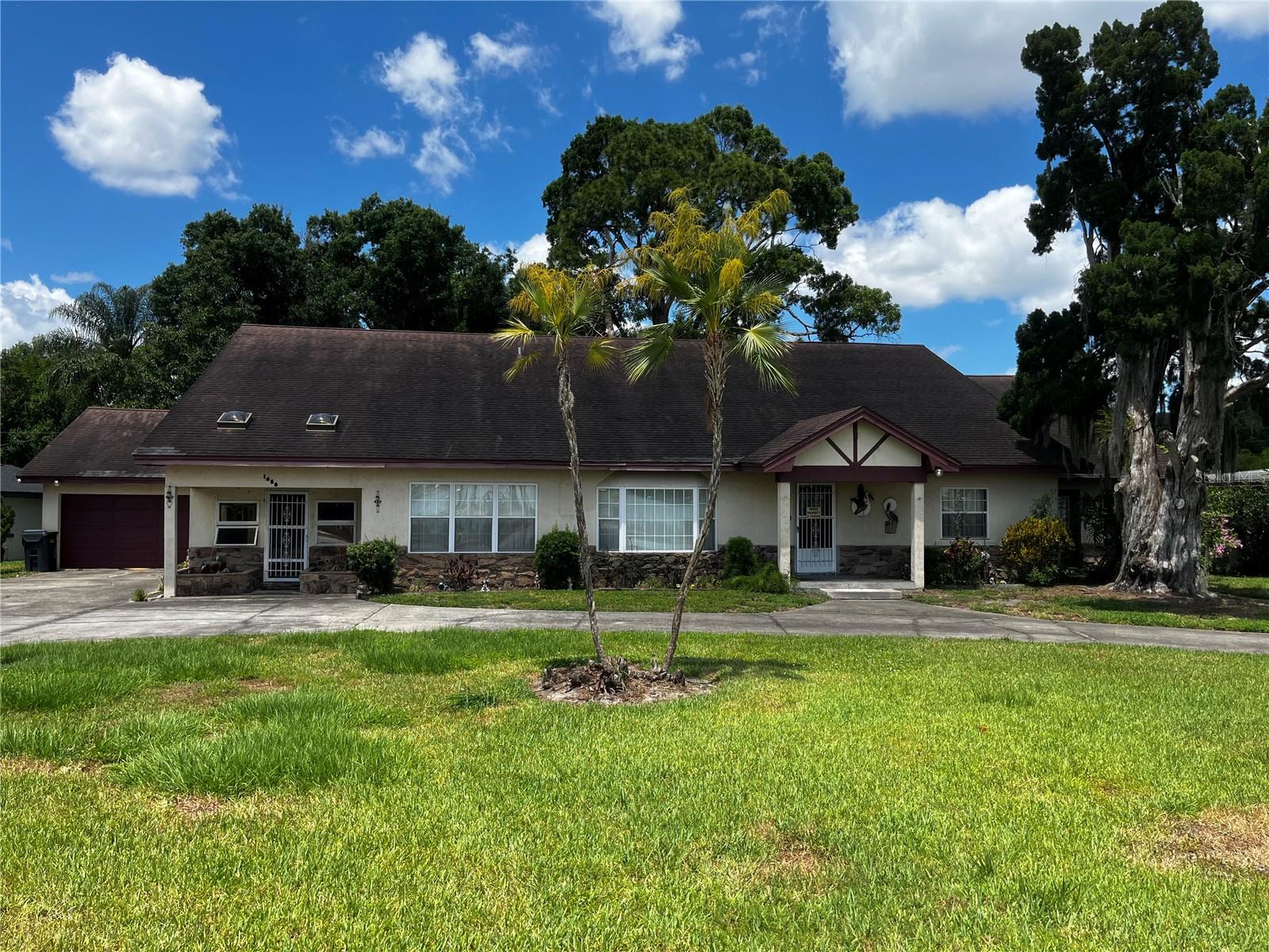 1450 W LAKE CANNON DR NW