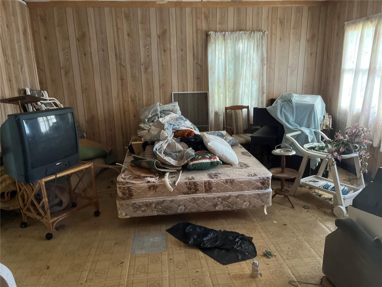 1450 W LAKE CANNON DR NW