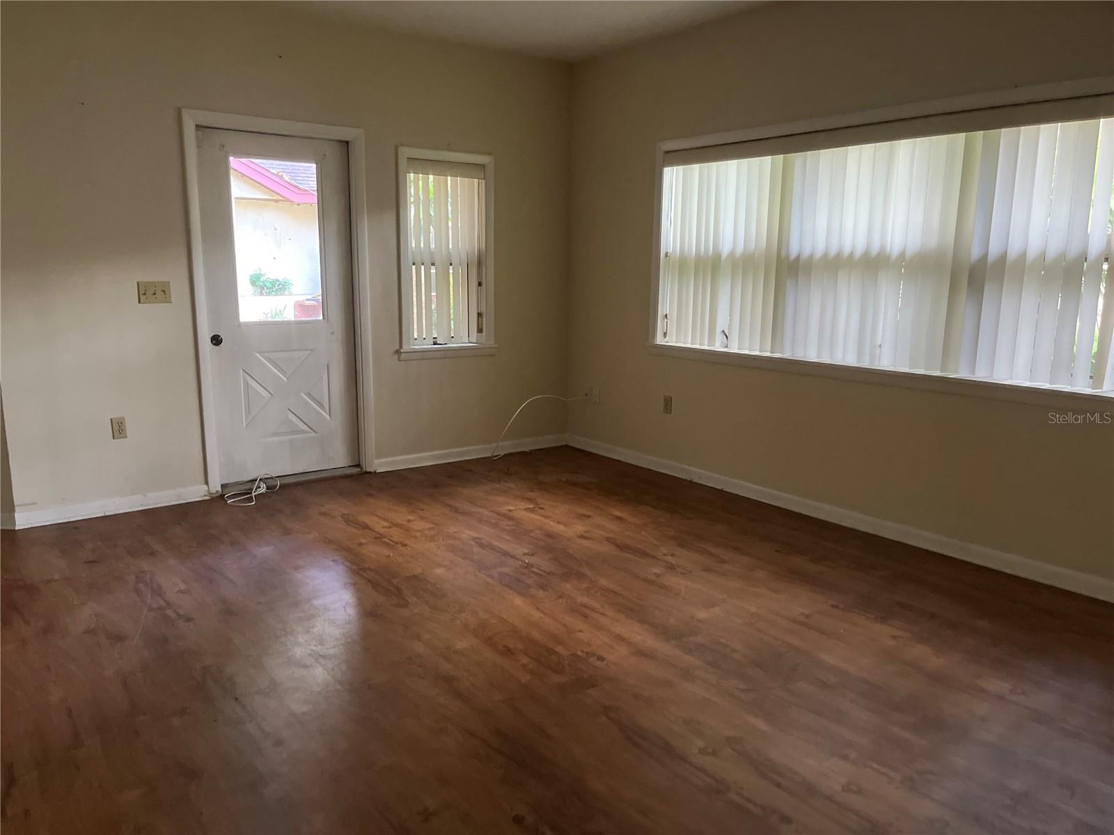 1450 W LAKE CANNON DR NW