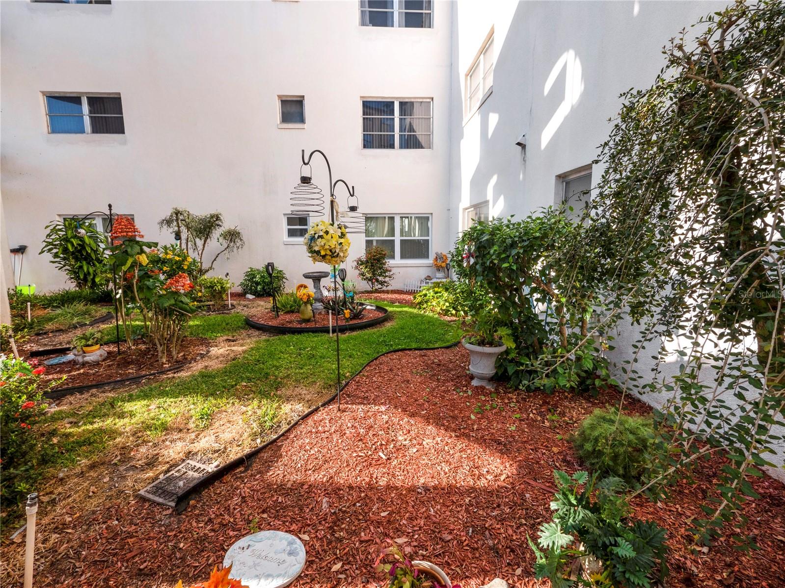 100 EL CAMINO DR #308