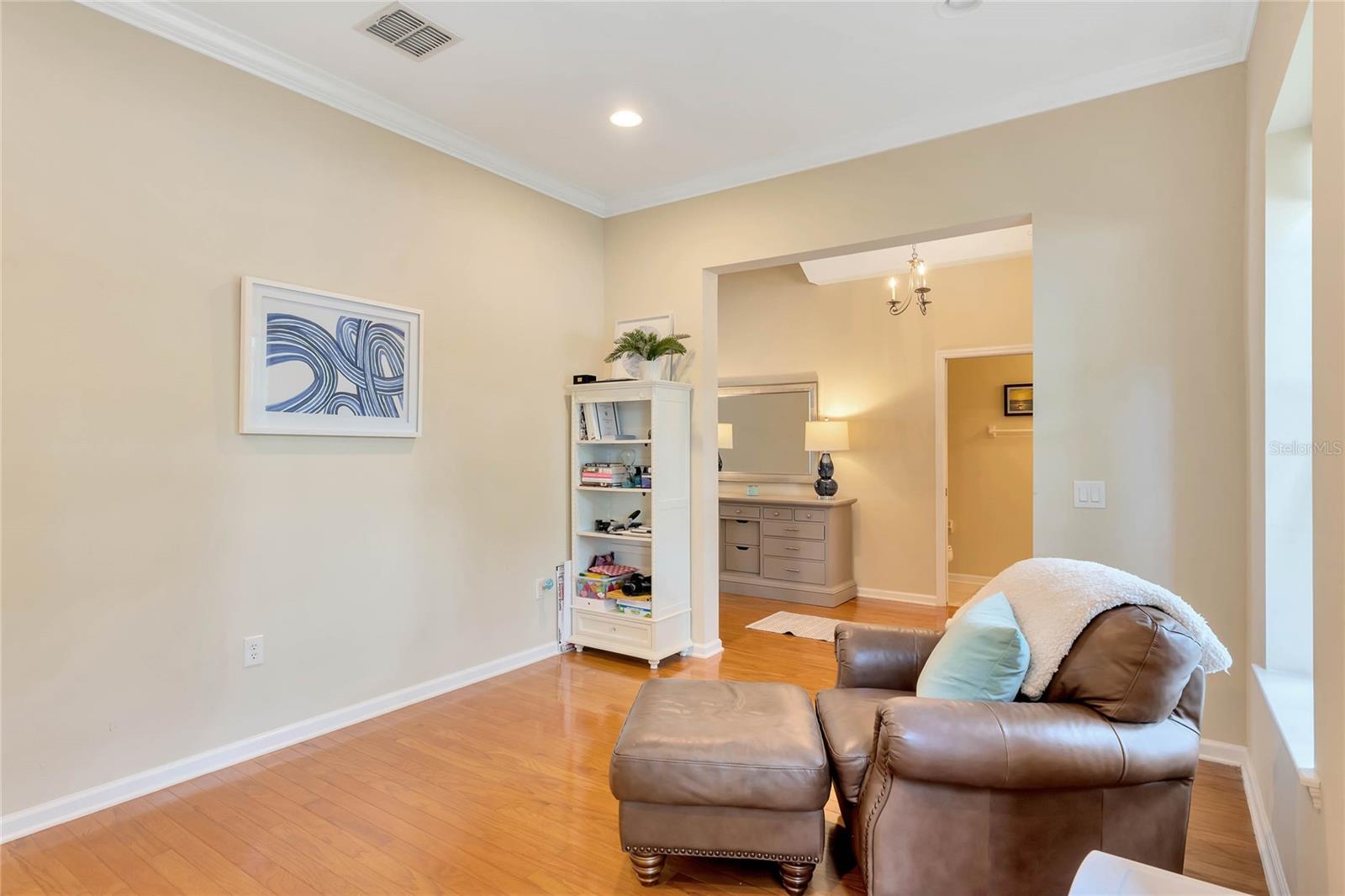 1352 CELEBRATION AVE