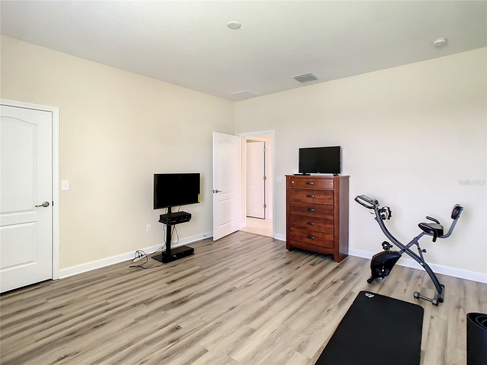 4317 SUMMER BREEZE WAY