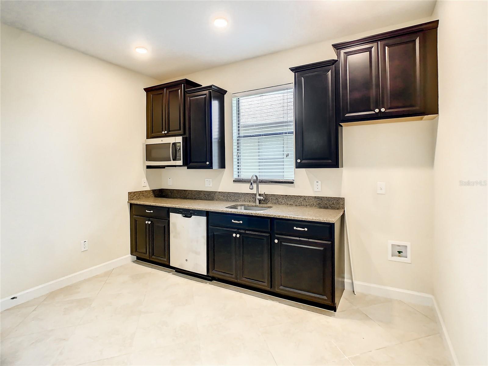 4317 SUMMER BREEZE WAY