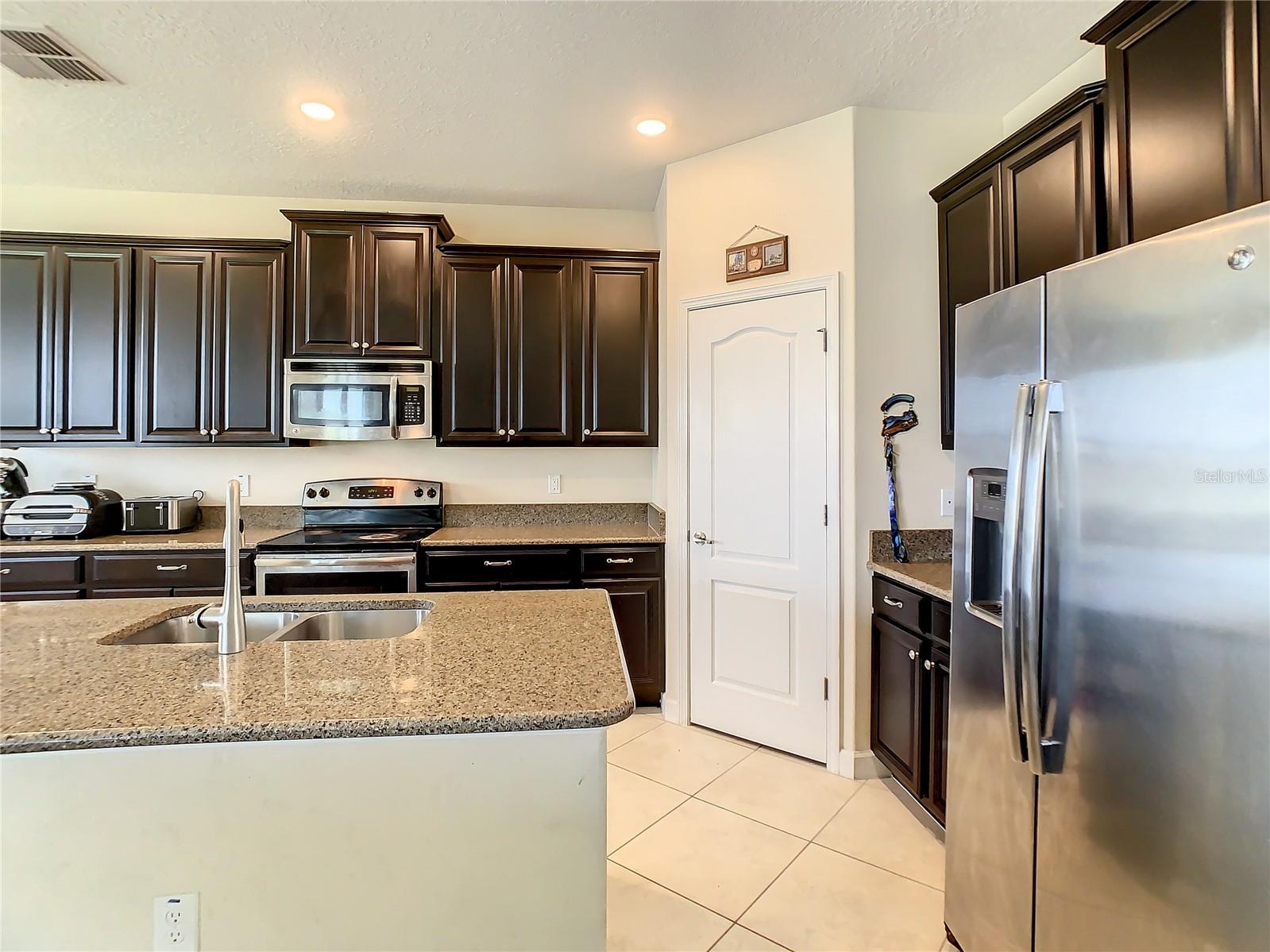 4317 SUMMER BREEZE WAY