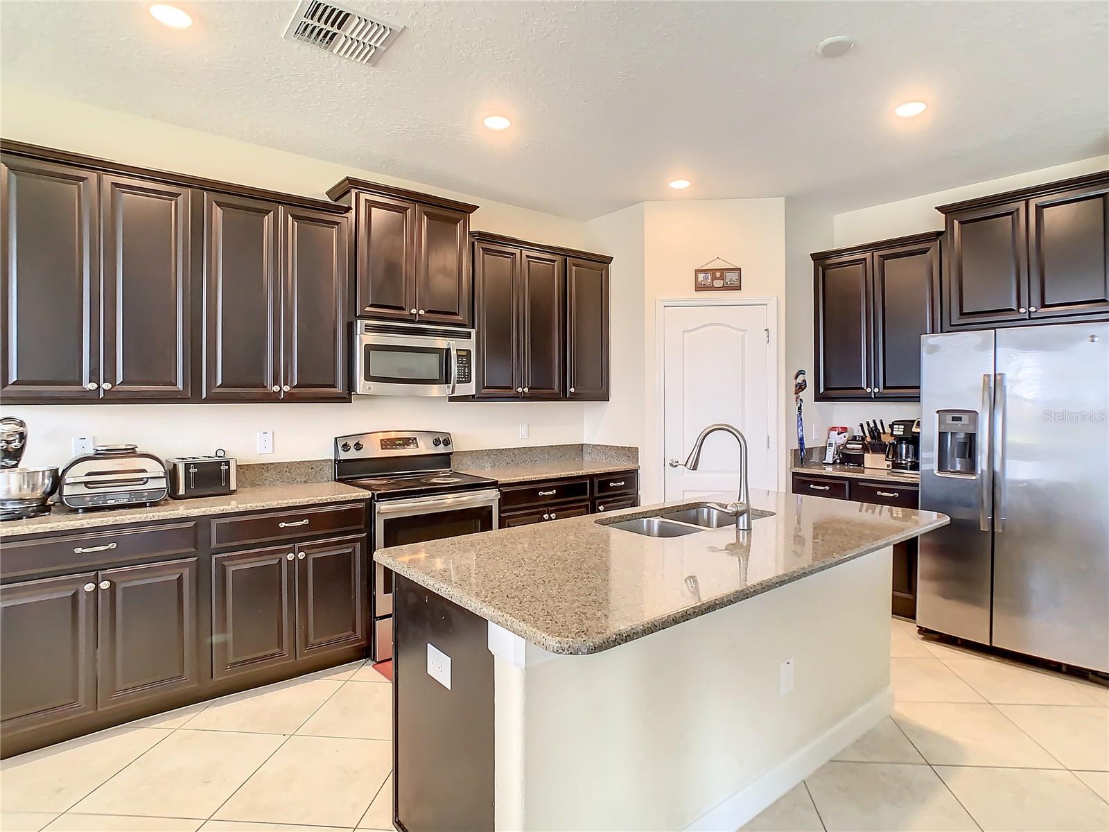 4317 SUMMER BREEZE WAY