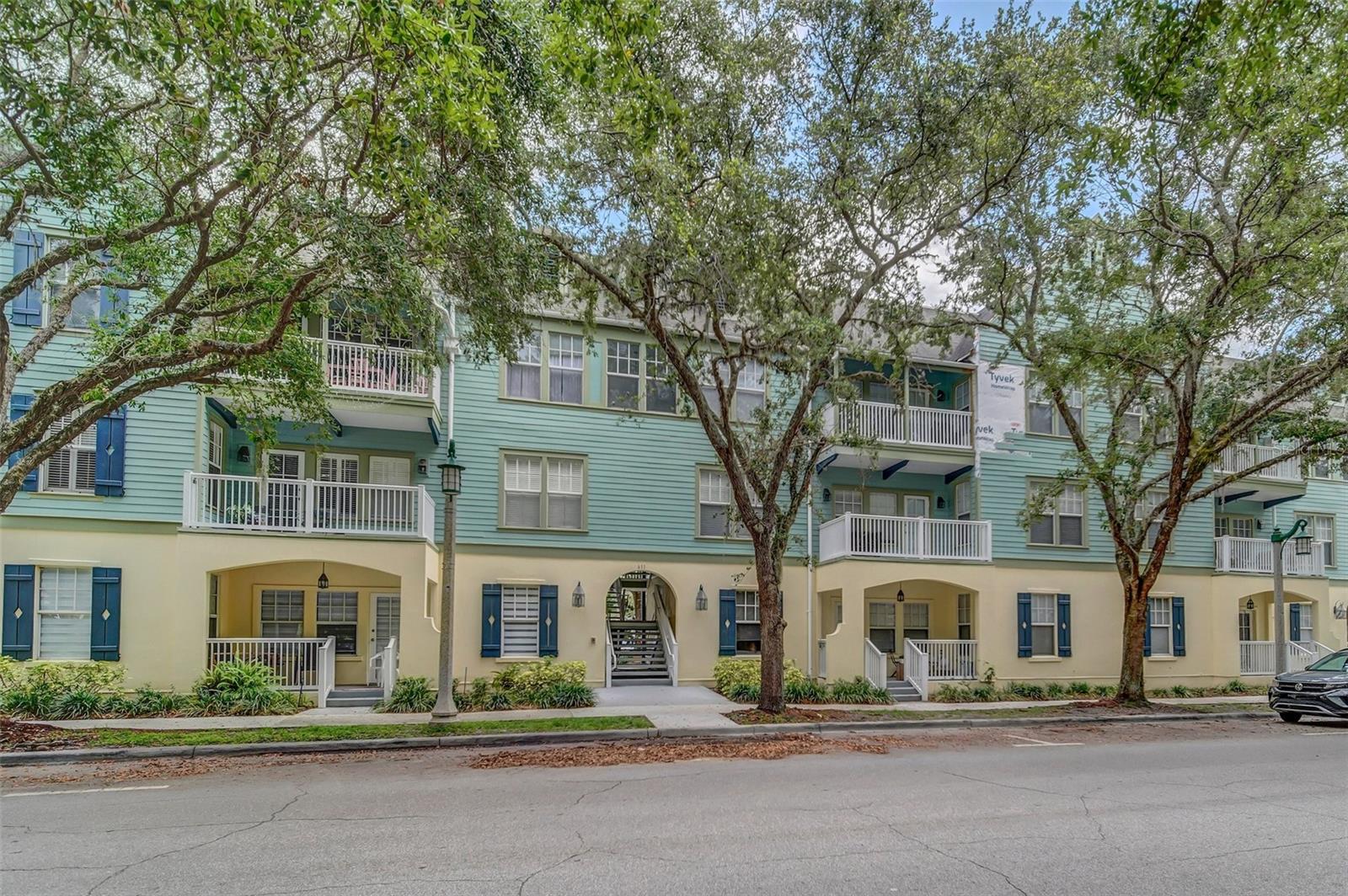 611 CAMPUS ST #350