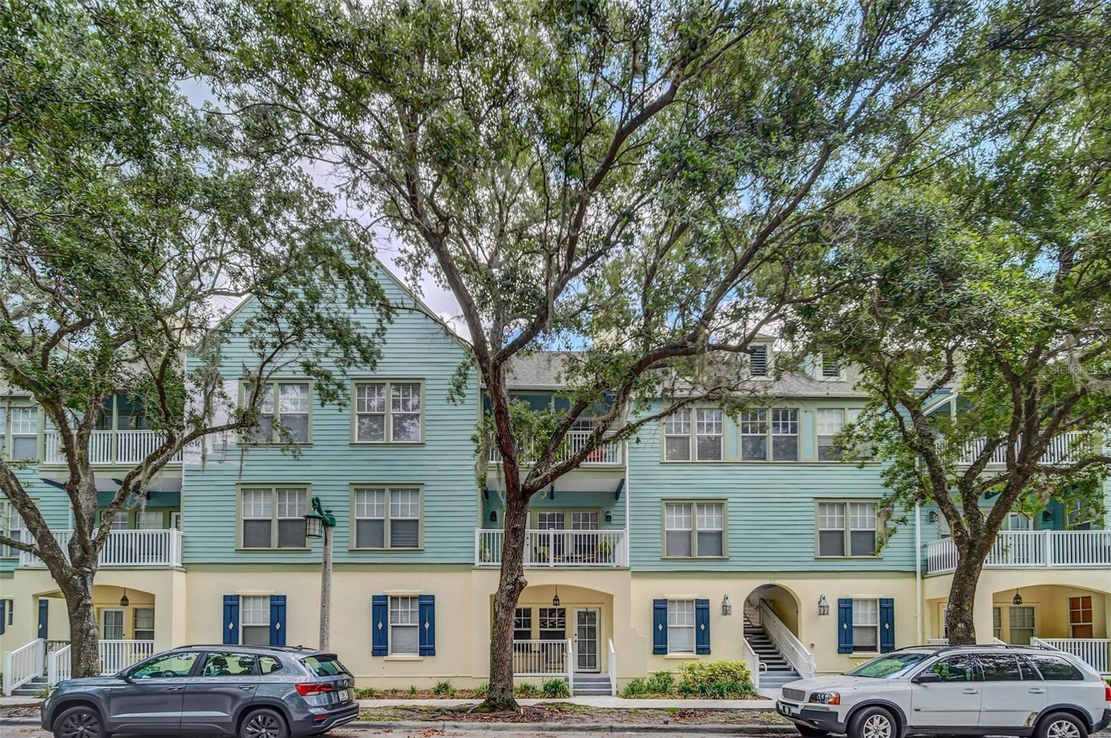 611 CAMPUS ST #350
