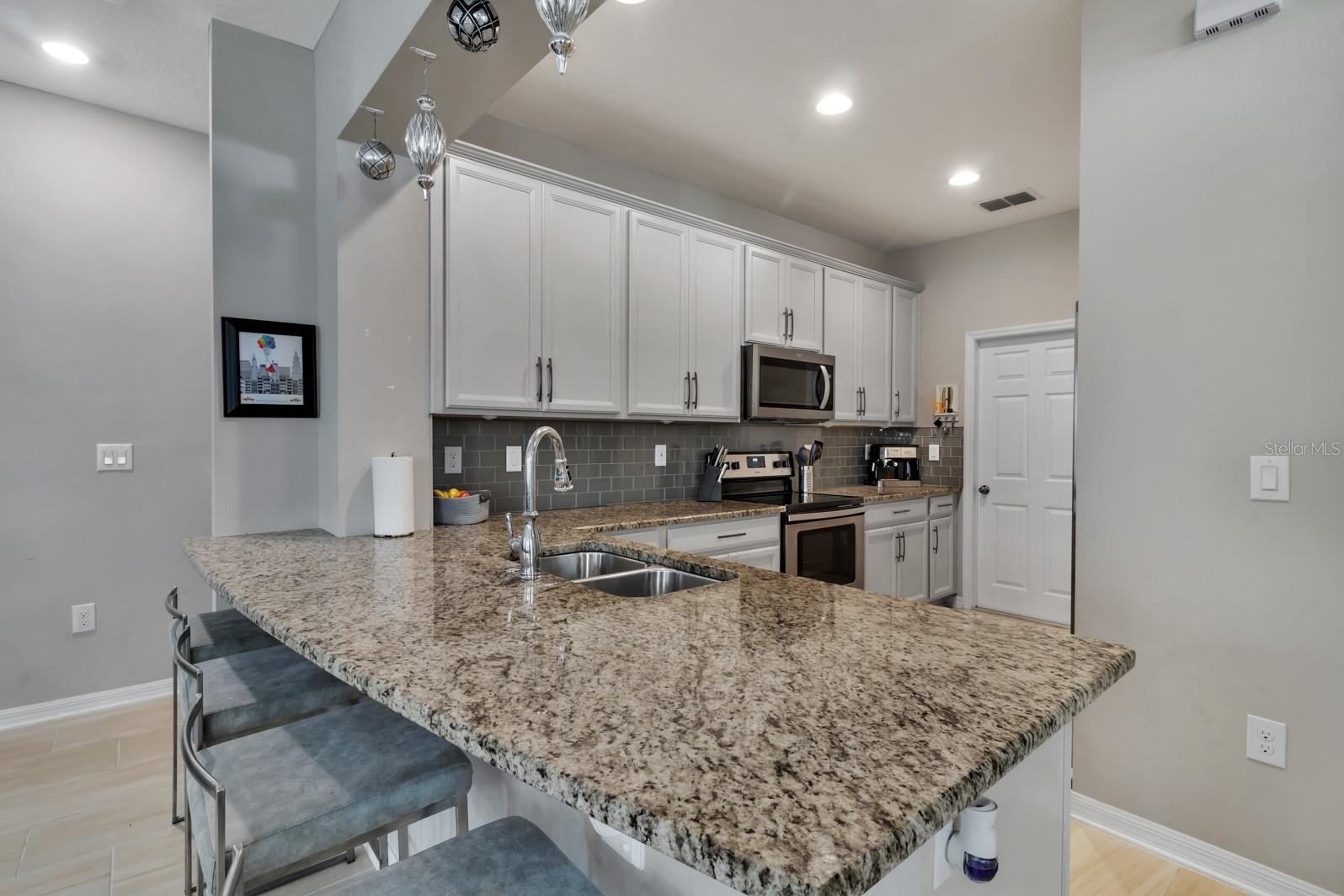 5674 CYPRESS HILL RD