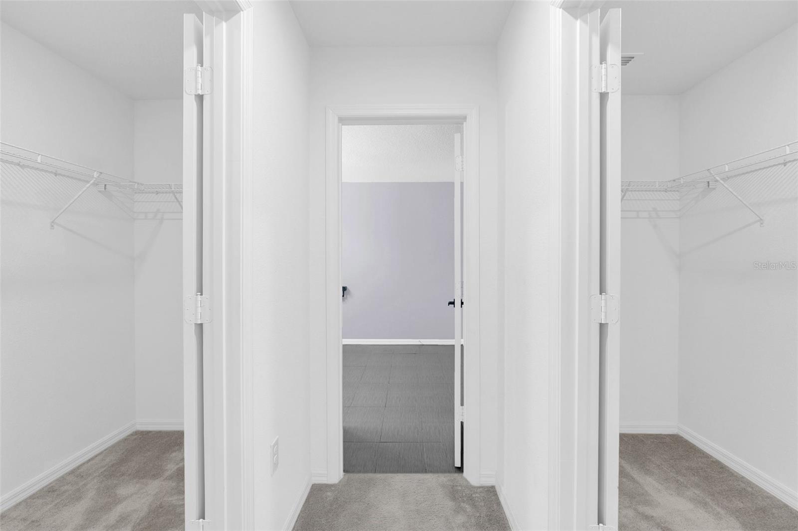 3081 LAKES CREST AVE