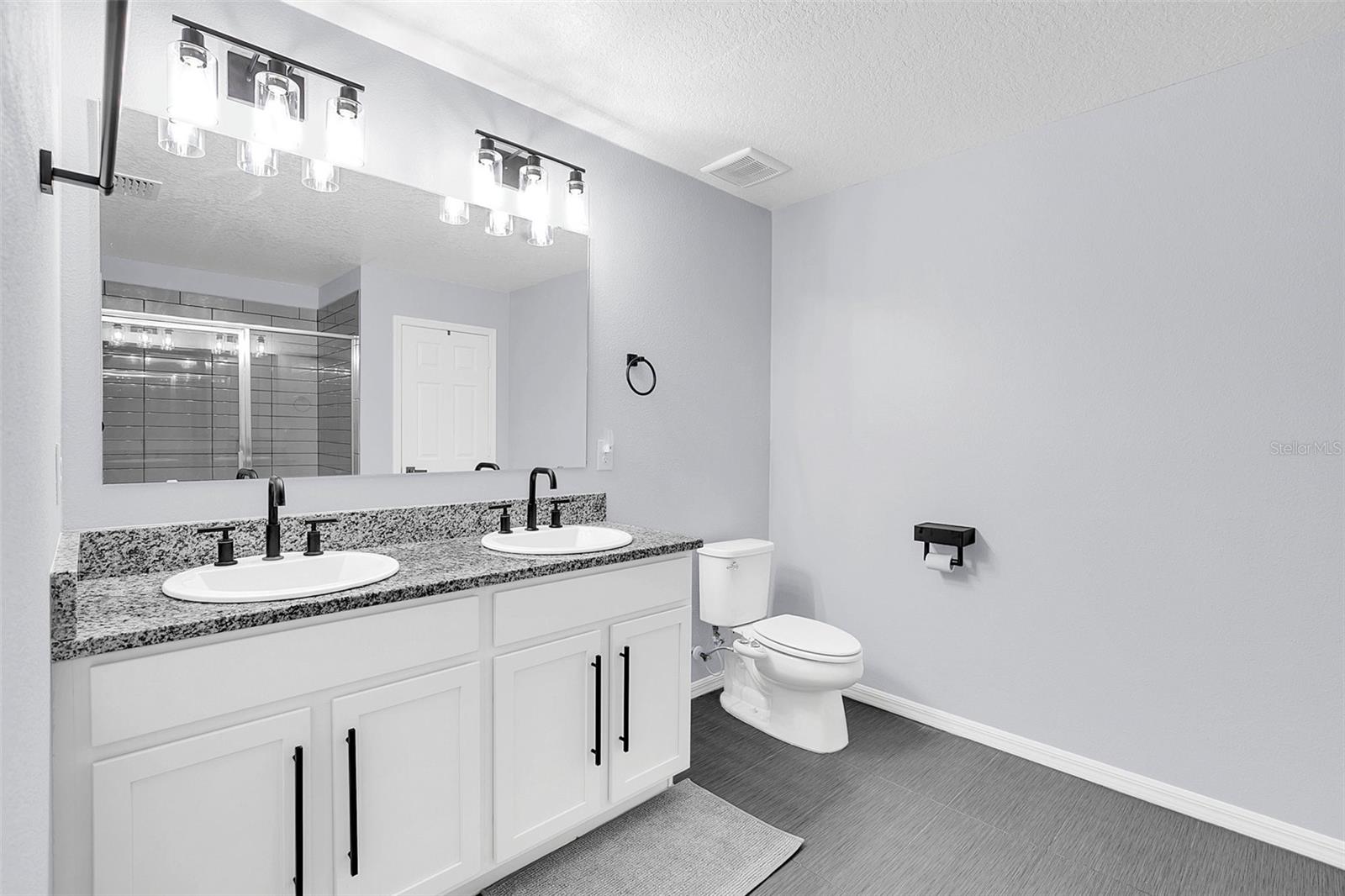 3081 LAKES CREST AVE