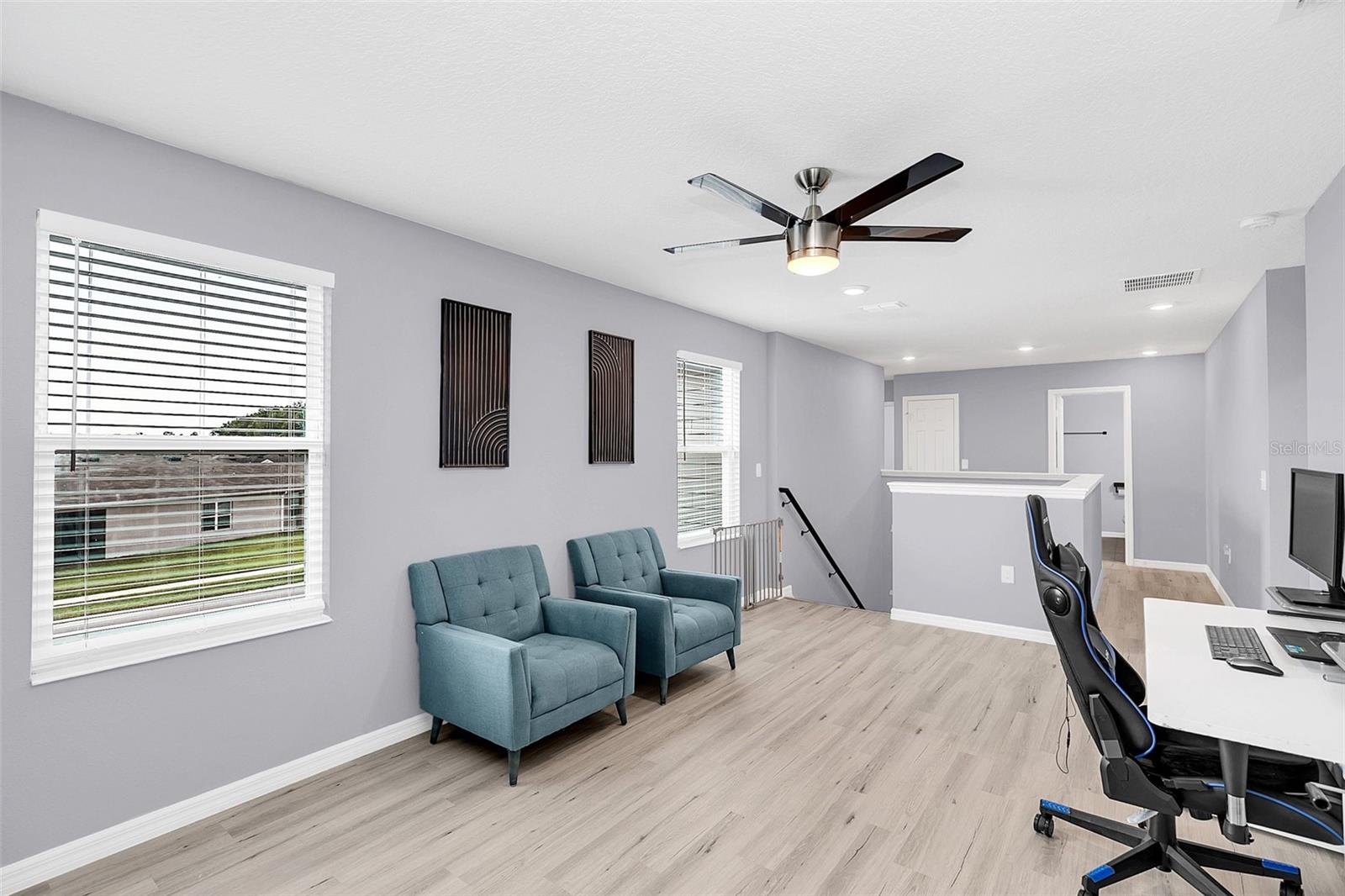 3081 LAKES CREST AVE