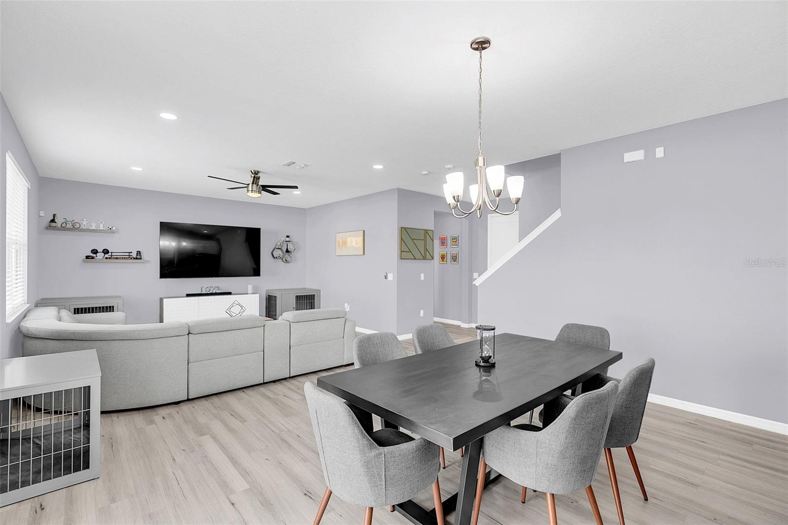 3081 LAKES CREST AVE