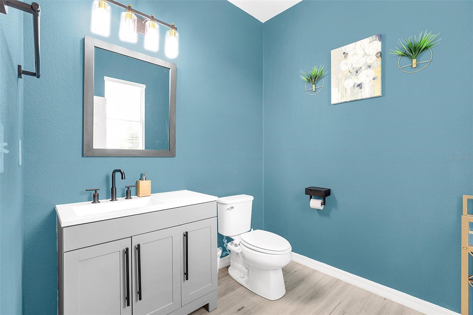 3081 LAKES CREST AVE