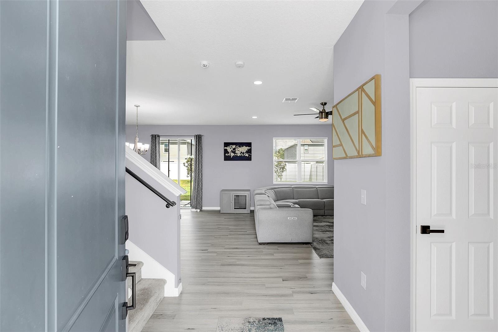 3081 LAKES CREST AVE