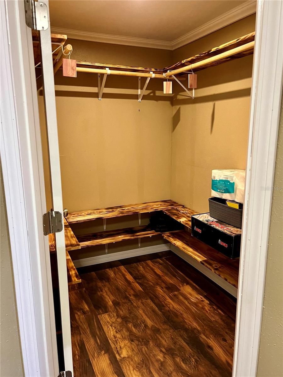 12601 COUNTRYLAND DR