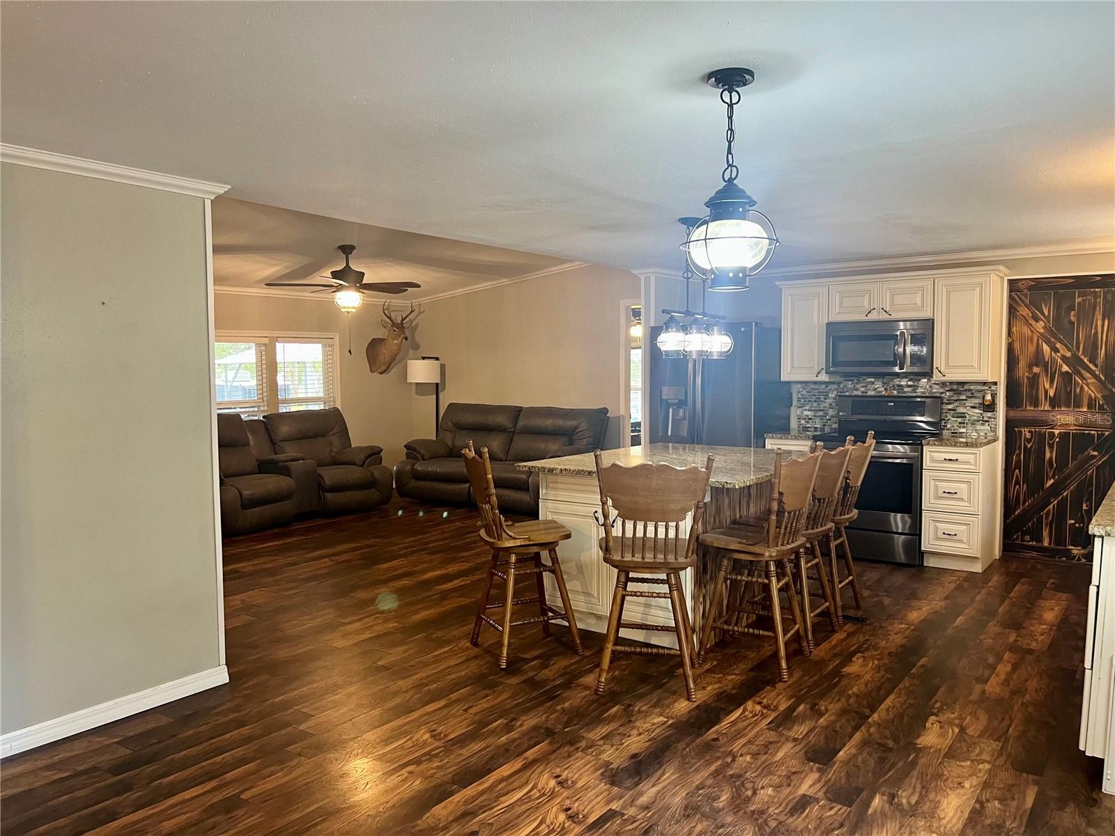 12601 COUNTRYLAND DR