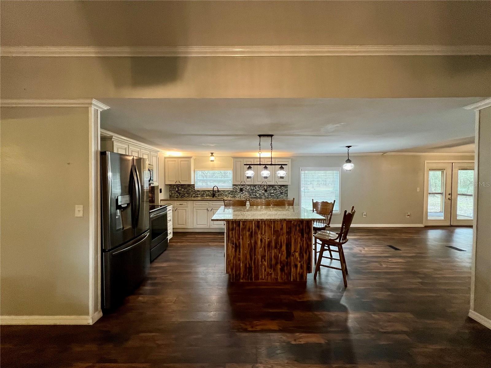 12601 COUNTRYLAND DR