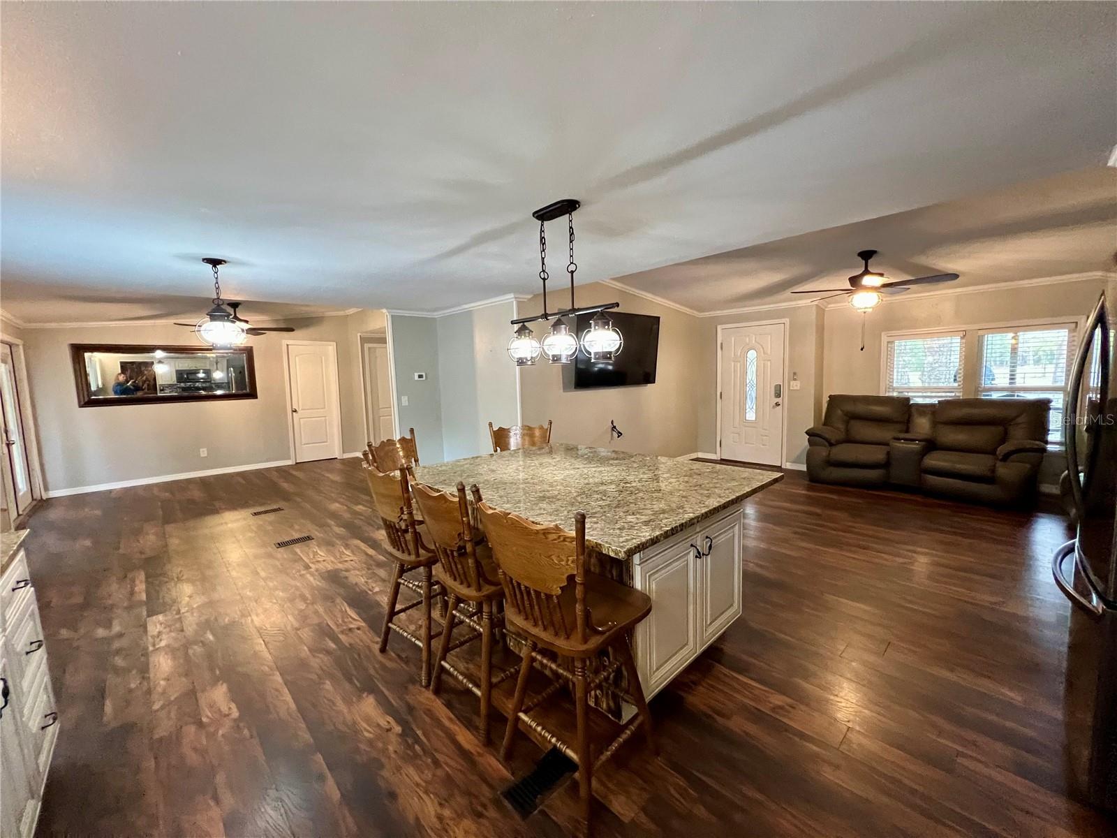 12601 COUNTRYLAND DR