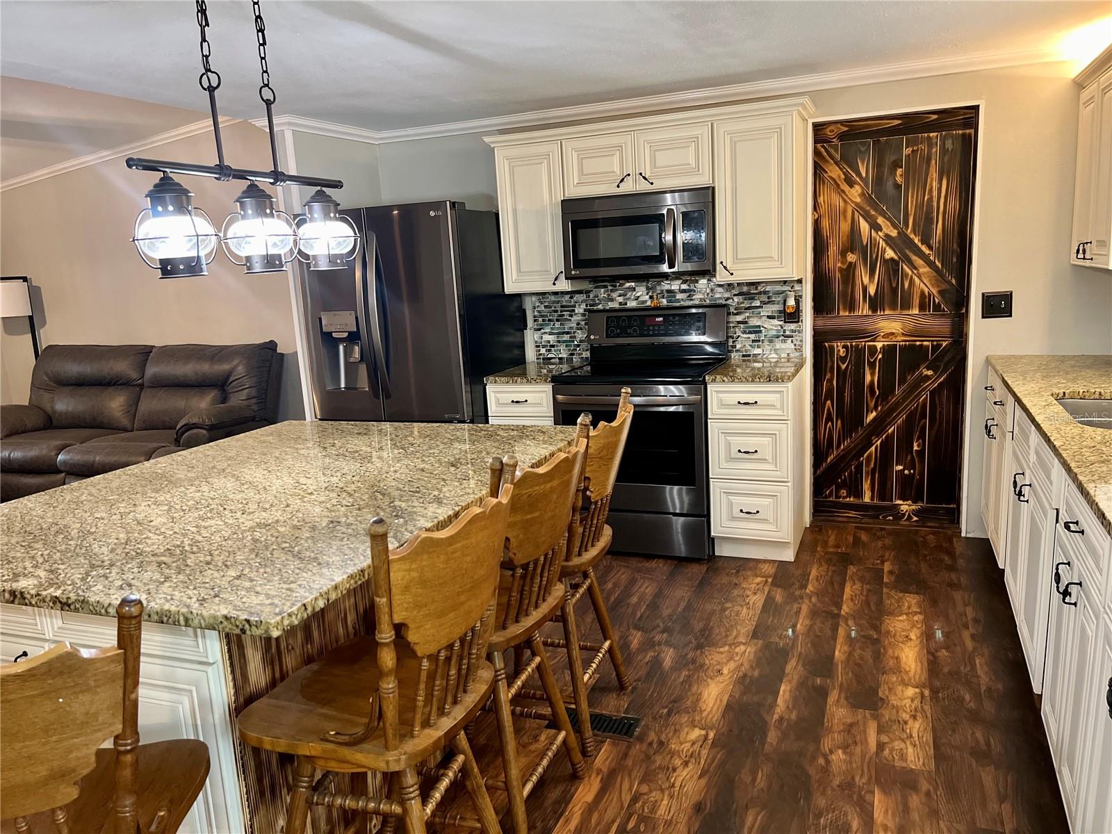 12601 COUNTRYLAND DR