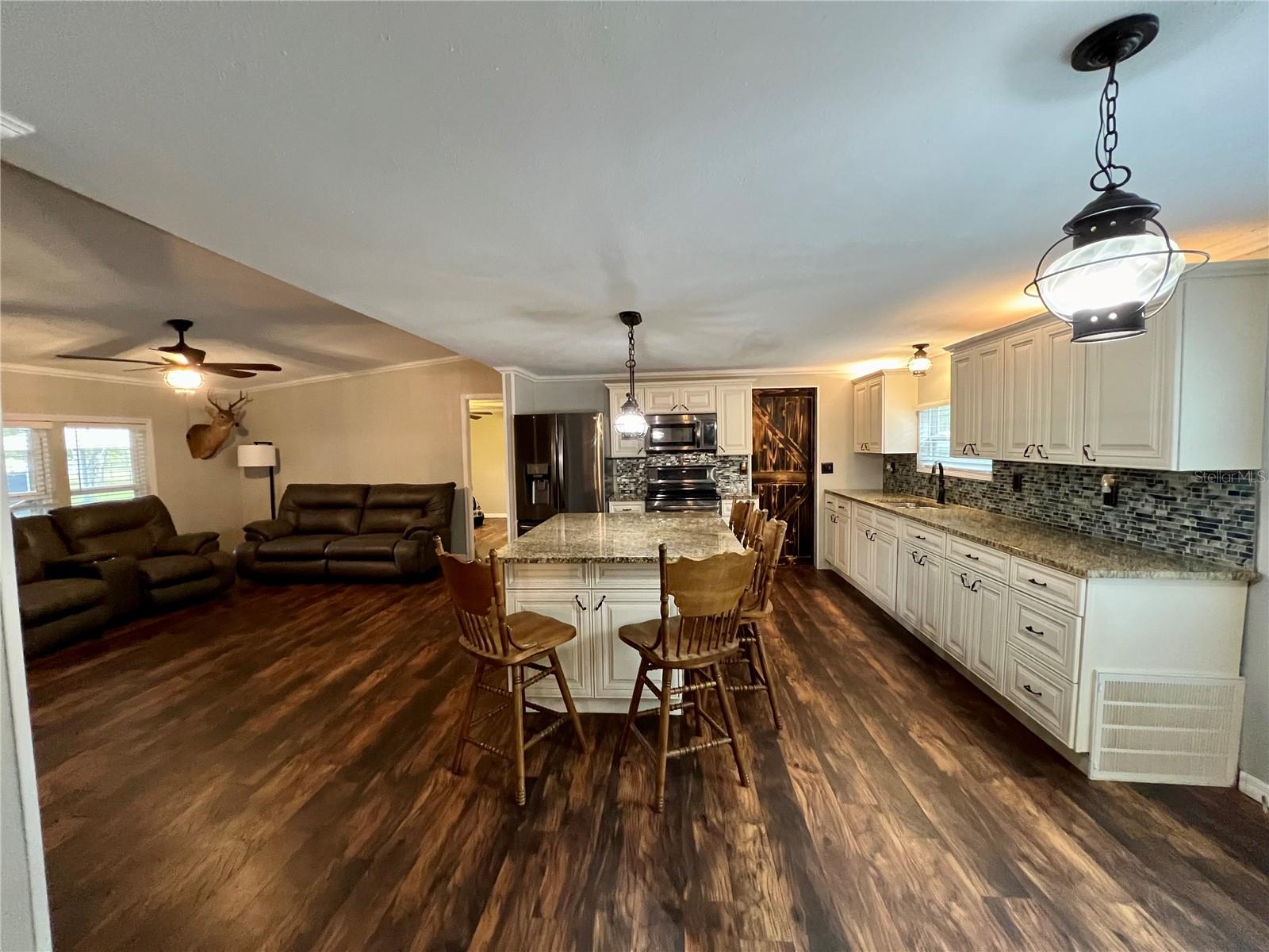 12601 COUNTRYLAND DR