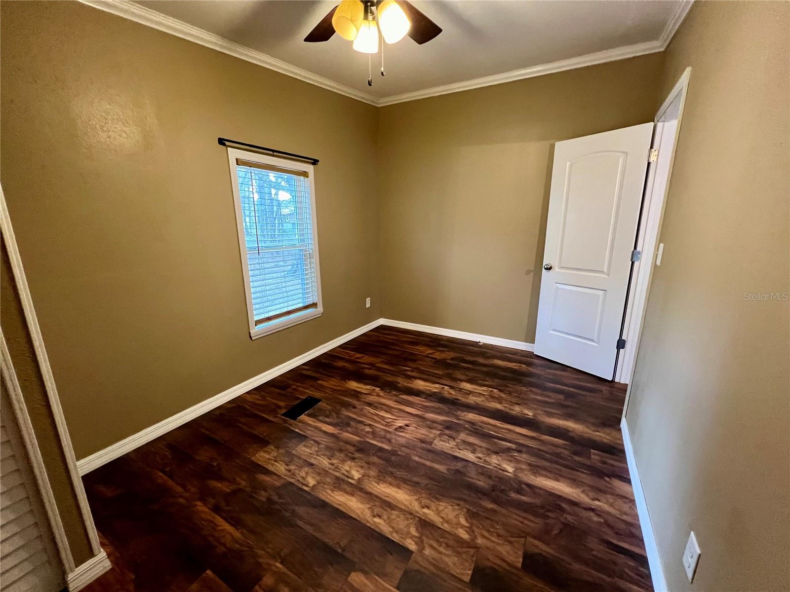 12601 COUNTRYLAND DR