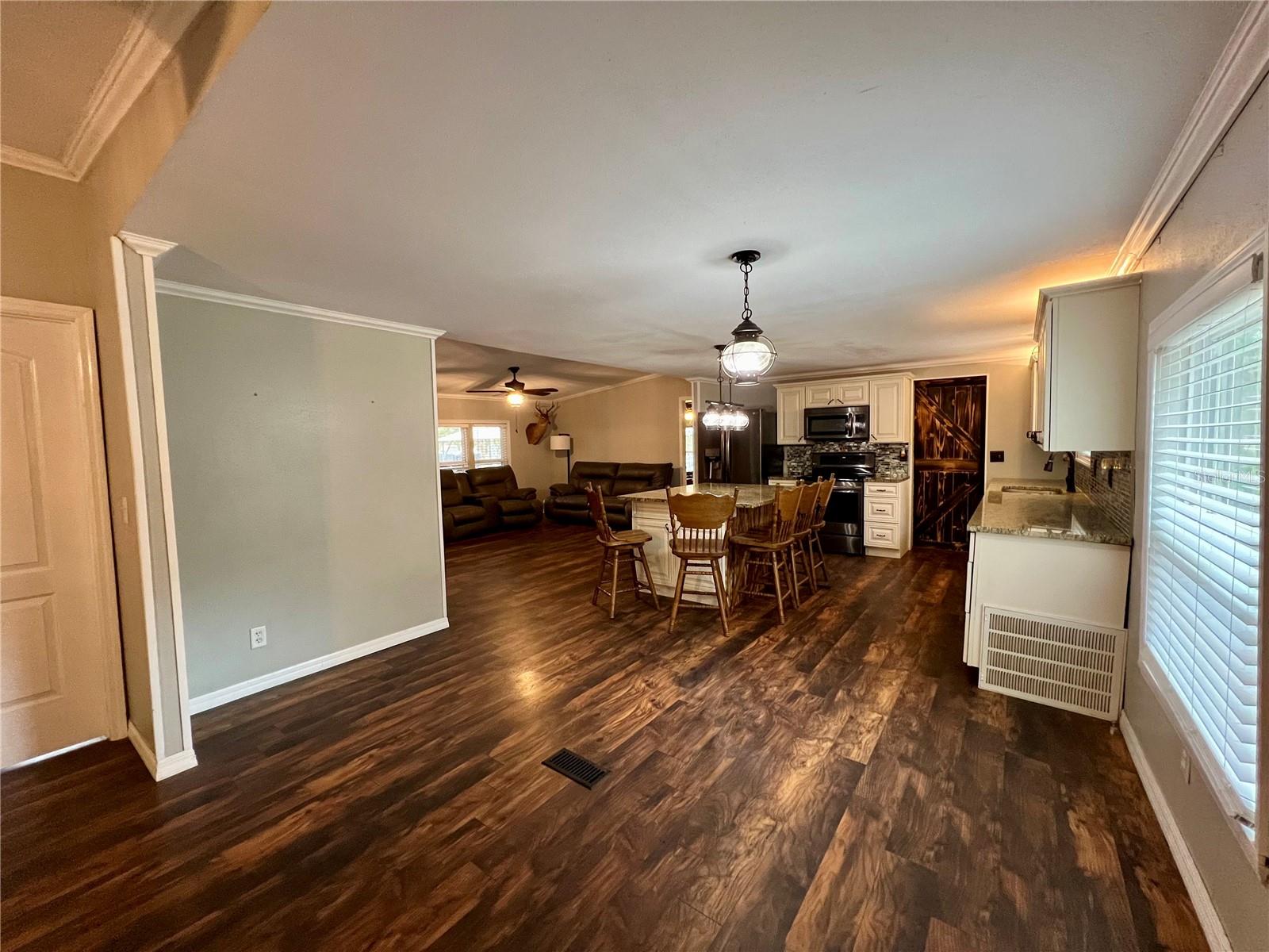 12601 COUNTRYLAND DR