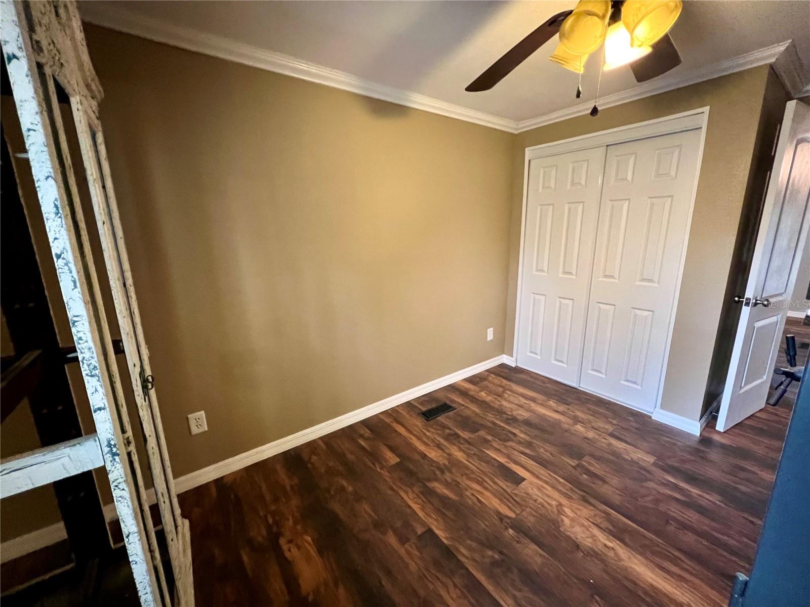 12601 COUNTRYLAND DR