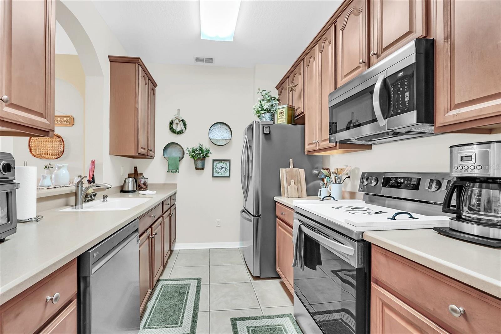 8306 PORTOFINO DR #203