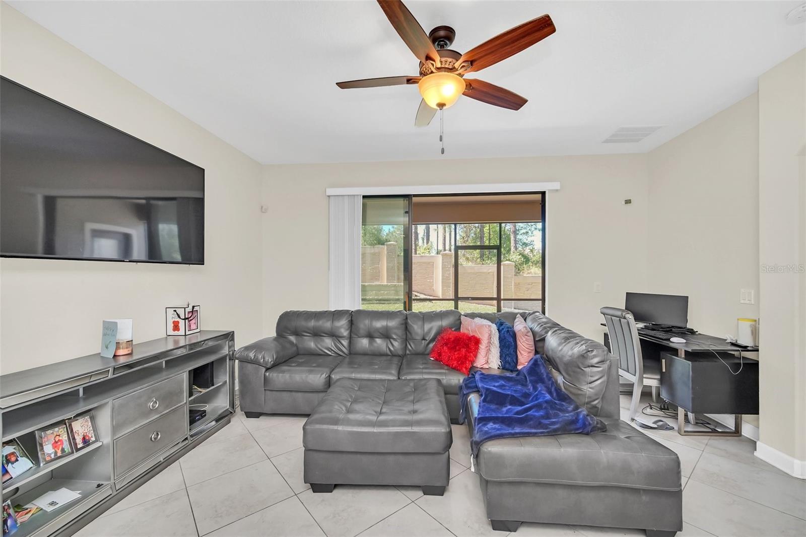 1215 LONG COVE LOOP #1215