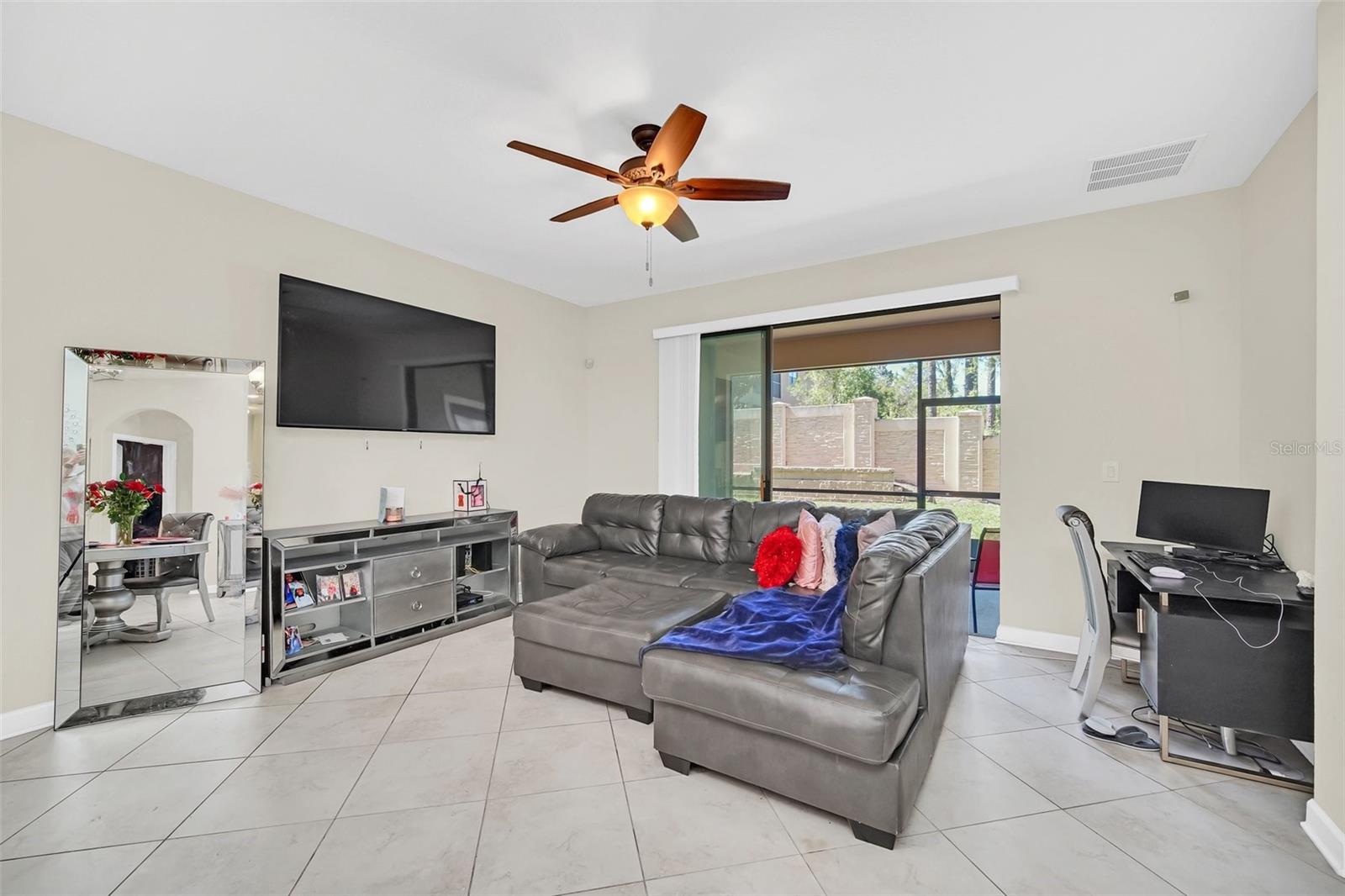 1215 LONG COVE LOOP #1215