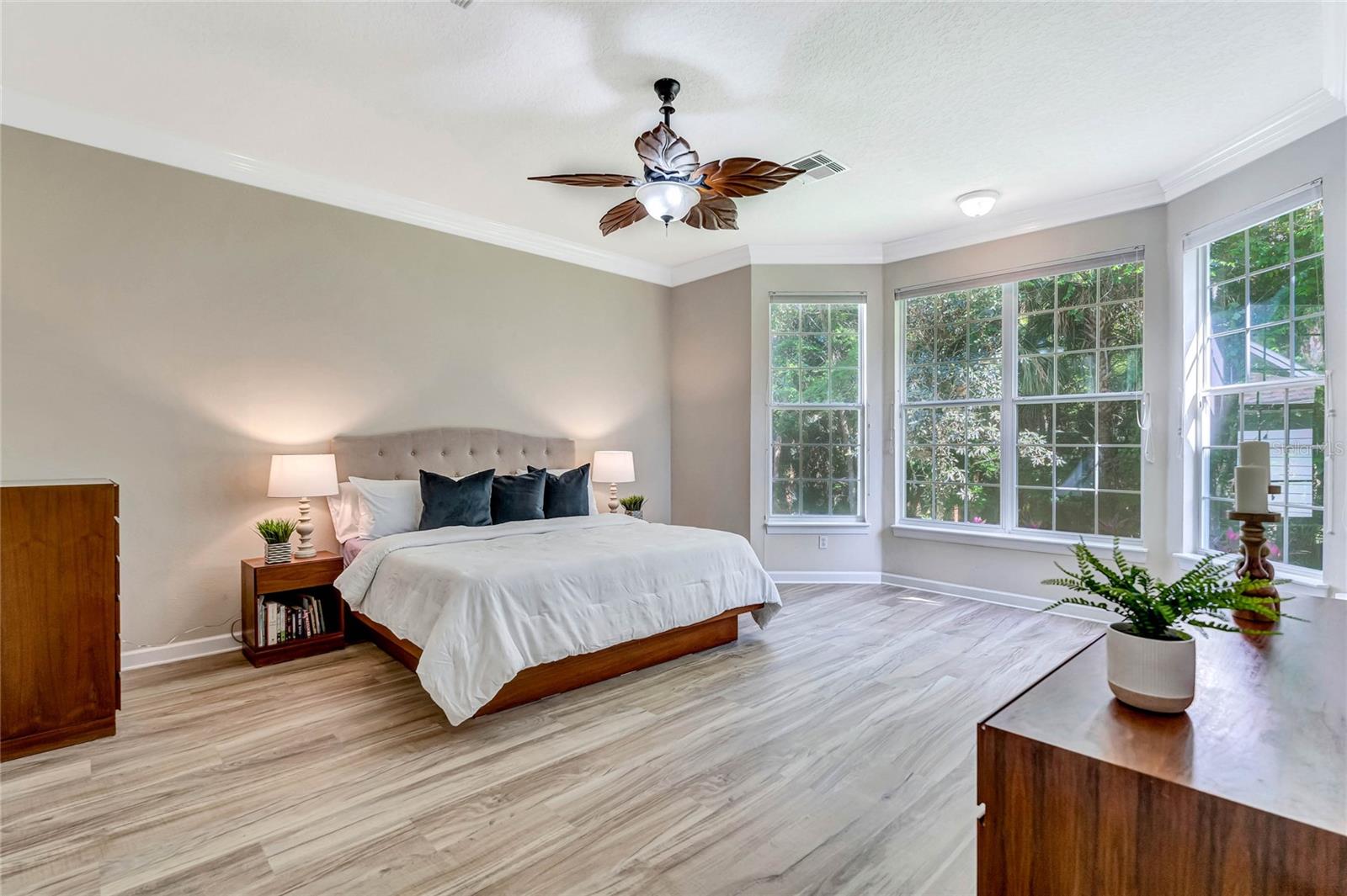 1229 AQUILA LOOP