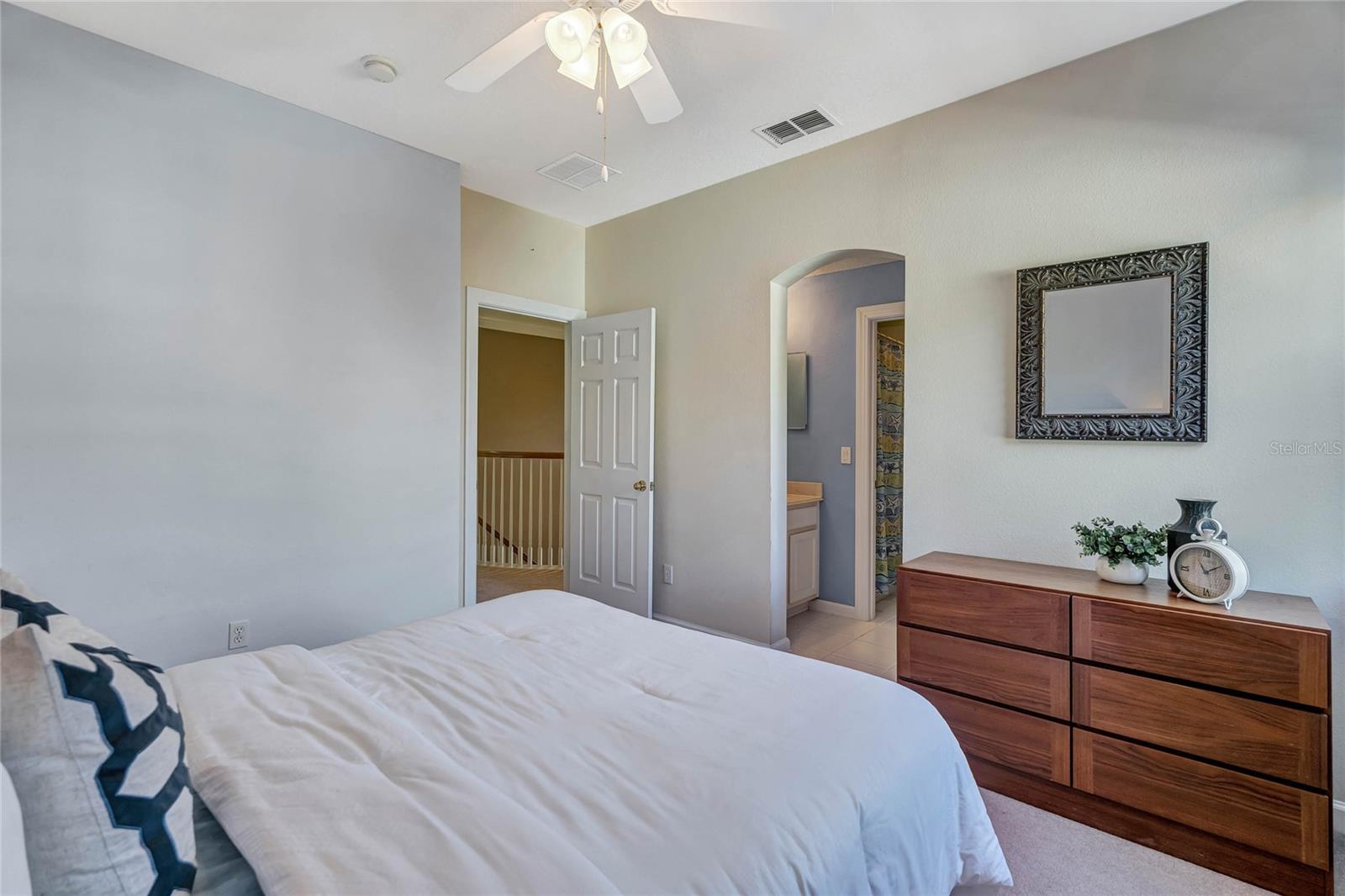 1229 AQUILA LOOP