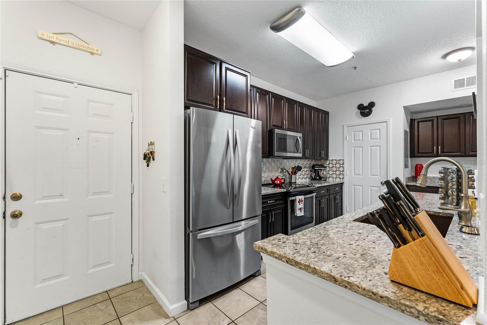 221 LONGVIEW AVE #102