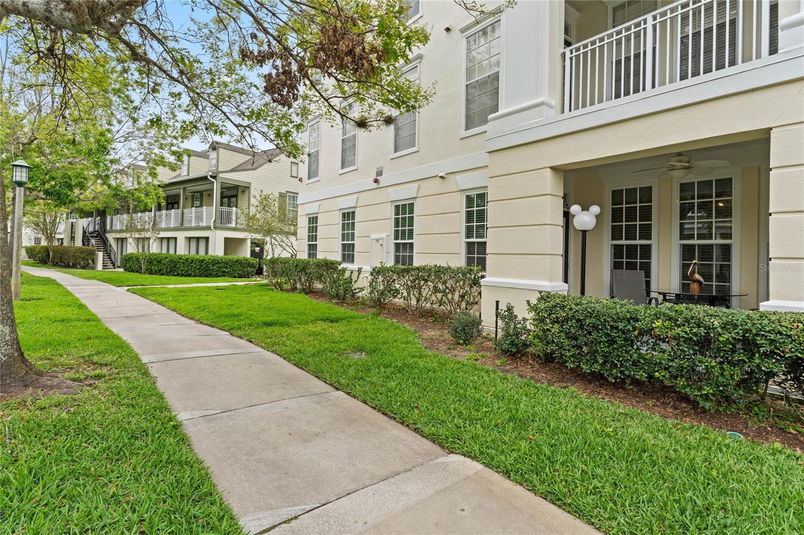 221 LONGVIEW AVE #102