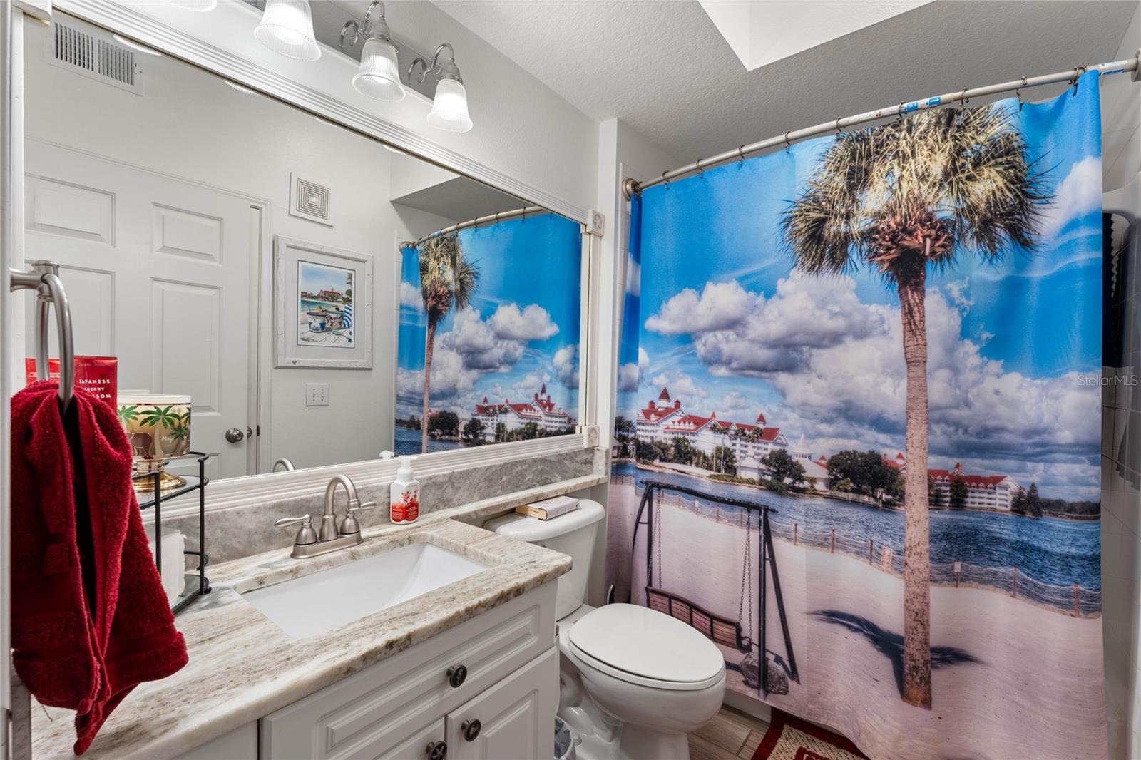 221 LONGVIEW AVE #102